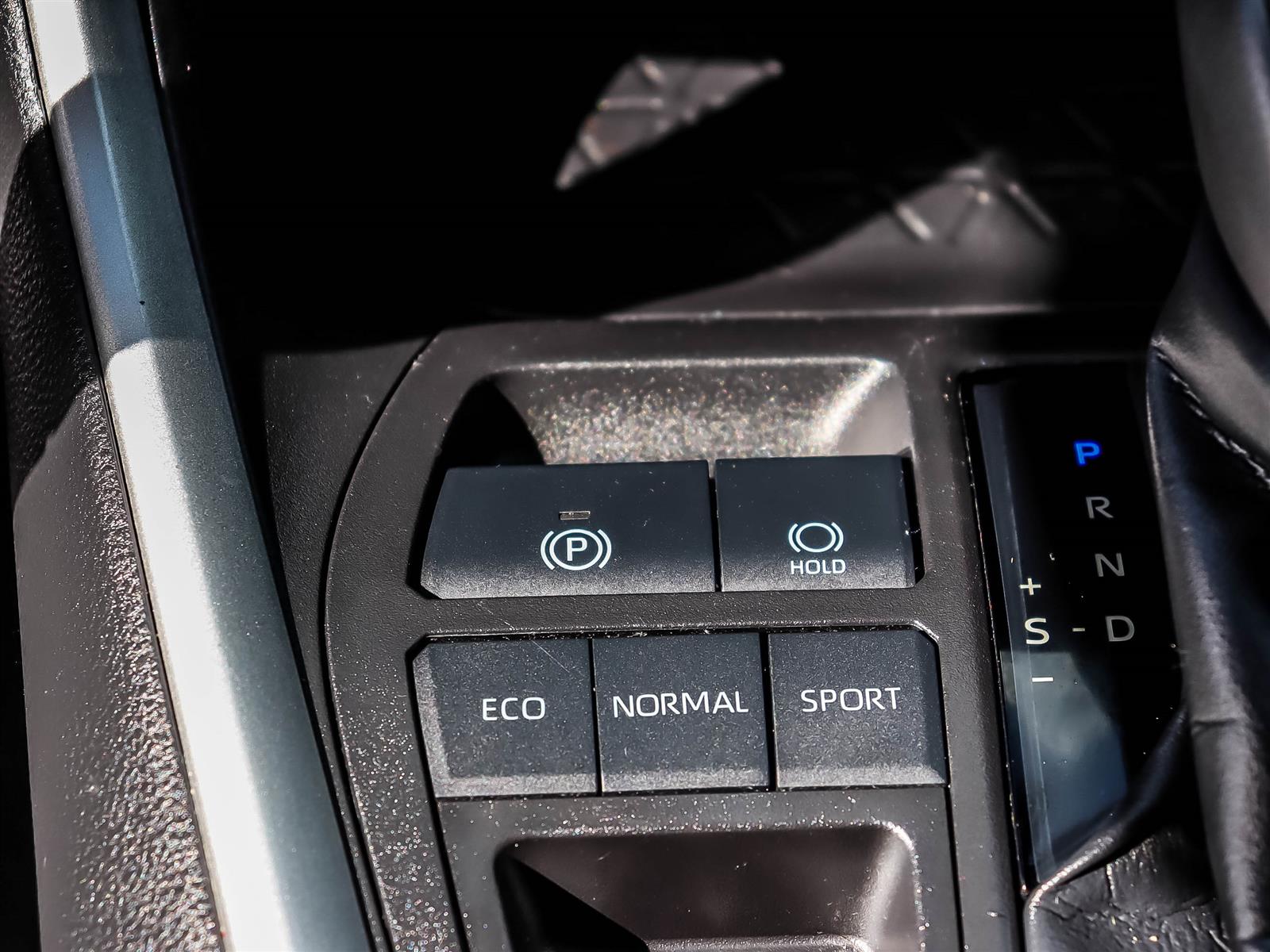2021 Toyota RAV4 XLE - Thumbnail 30