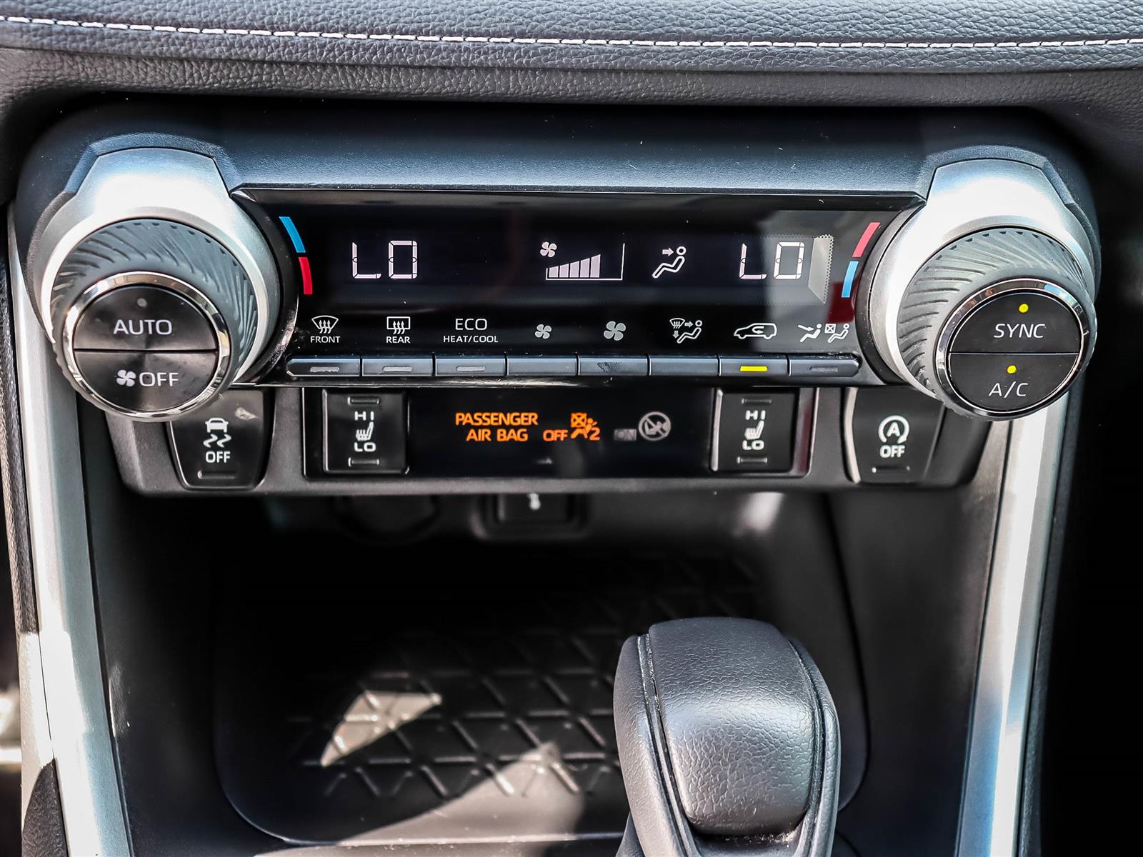 2021 Toyota RAV4 XLE - Thumbnail 31
