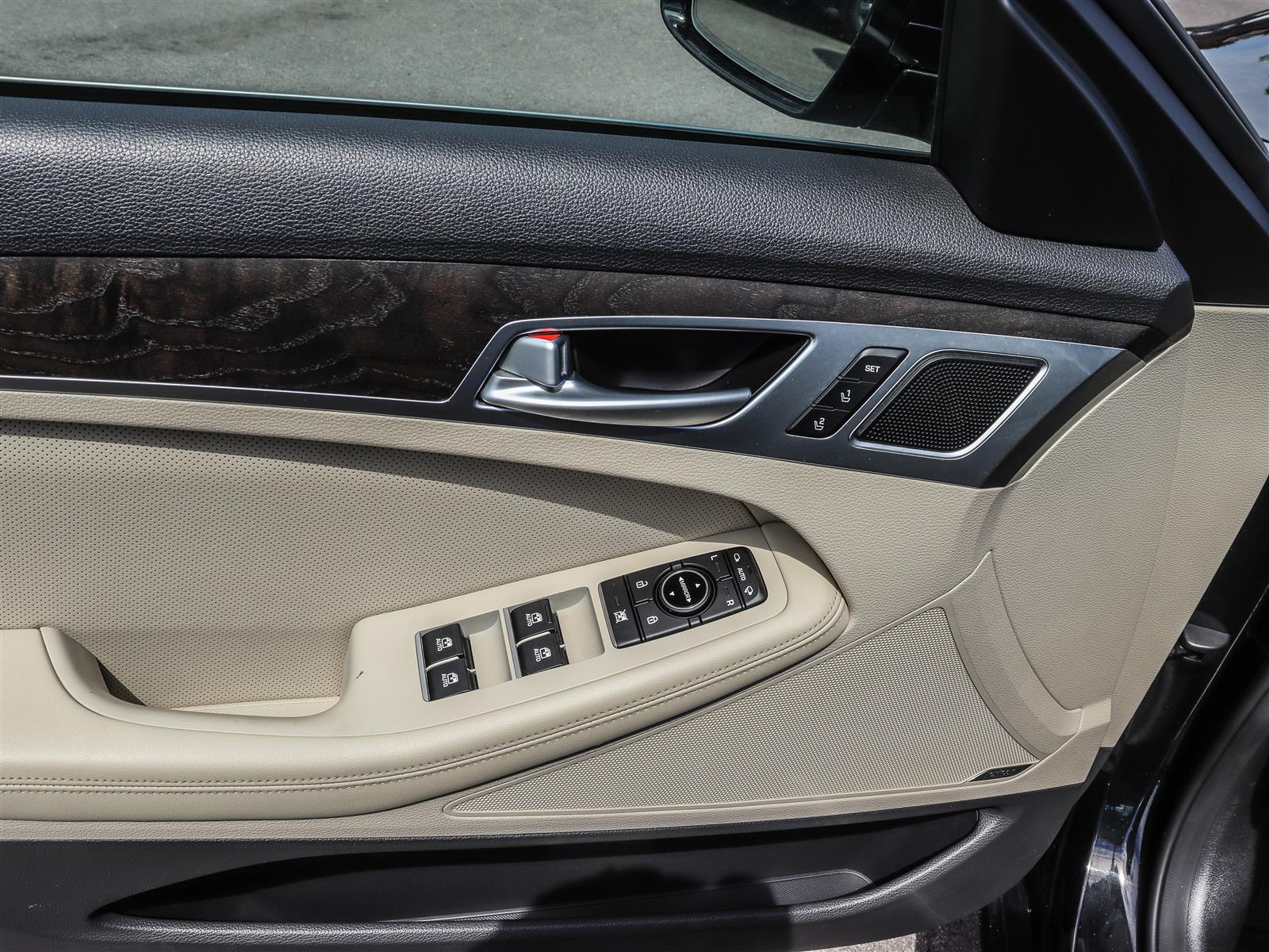 2015 Hyundai Genesis 4dr Sdn Technology - Thumbnail 10