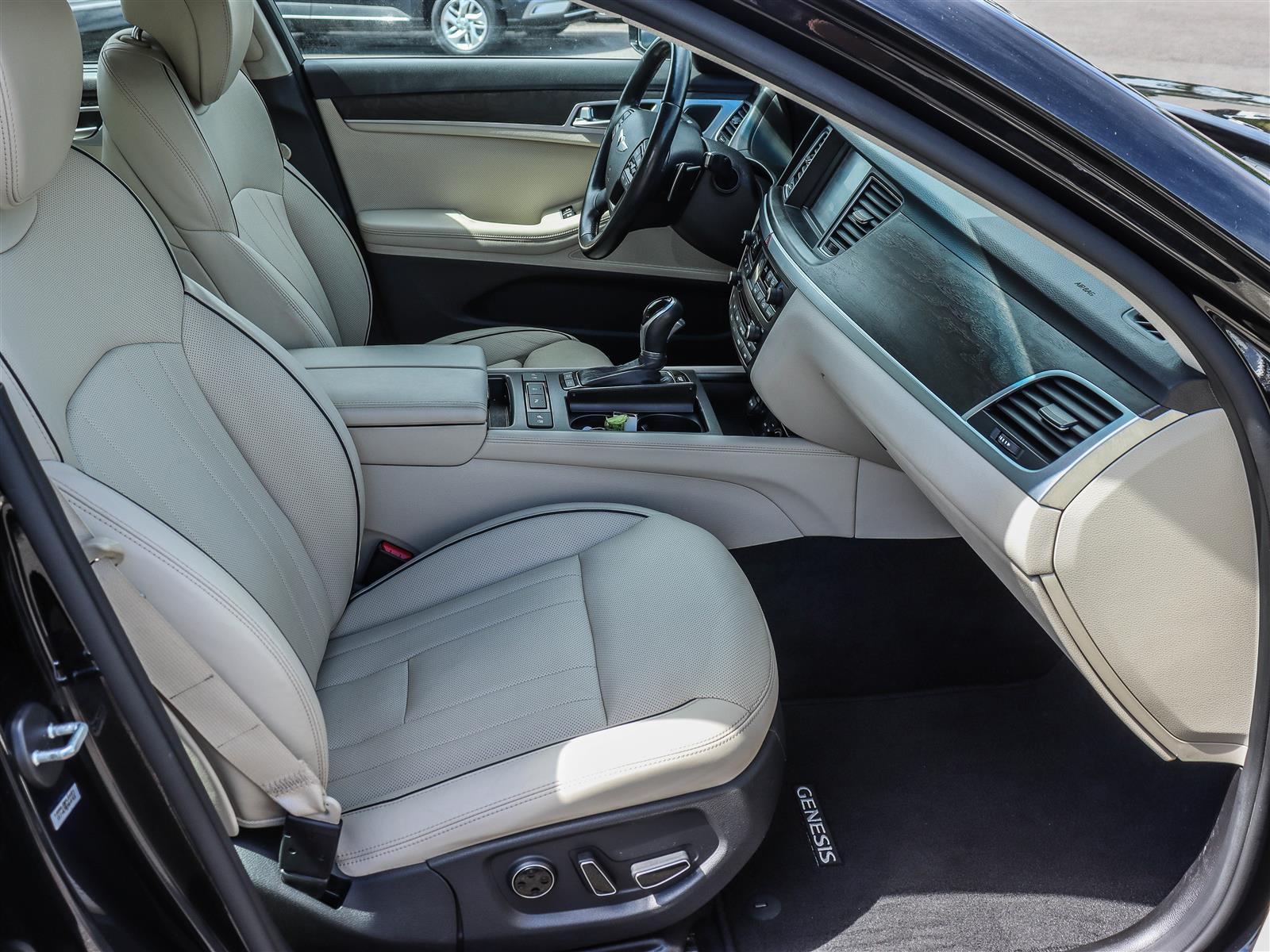 2015 Hyundai Genesis 4dr Sdn Technology - Thumbnail 17