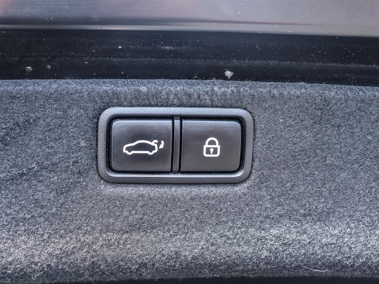 2015 Hyundai Genesis 4dr Sdn Technology - Thumbnail 21