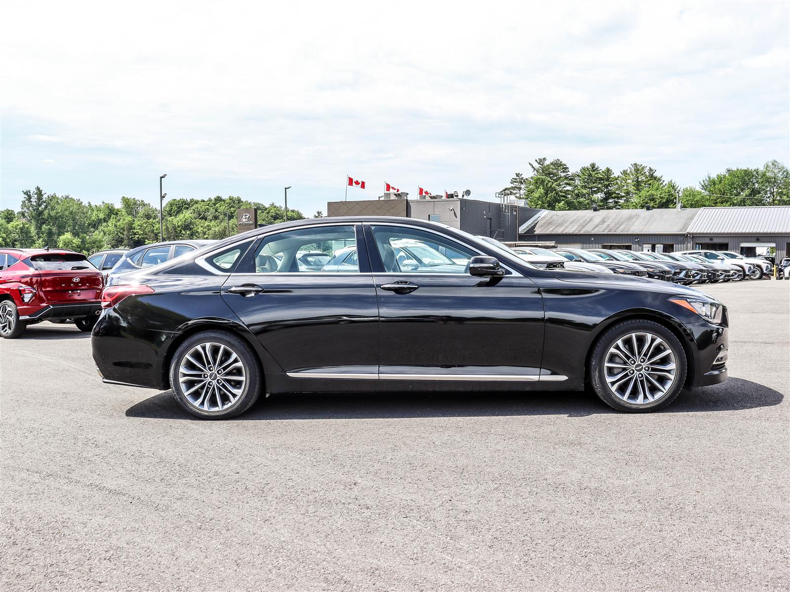 2015 Hyundai Genesis 4dr Sdn Technology - Thumbnail 3