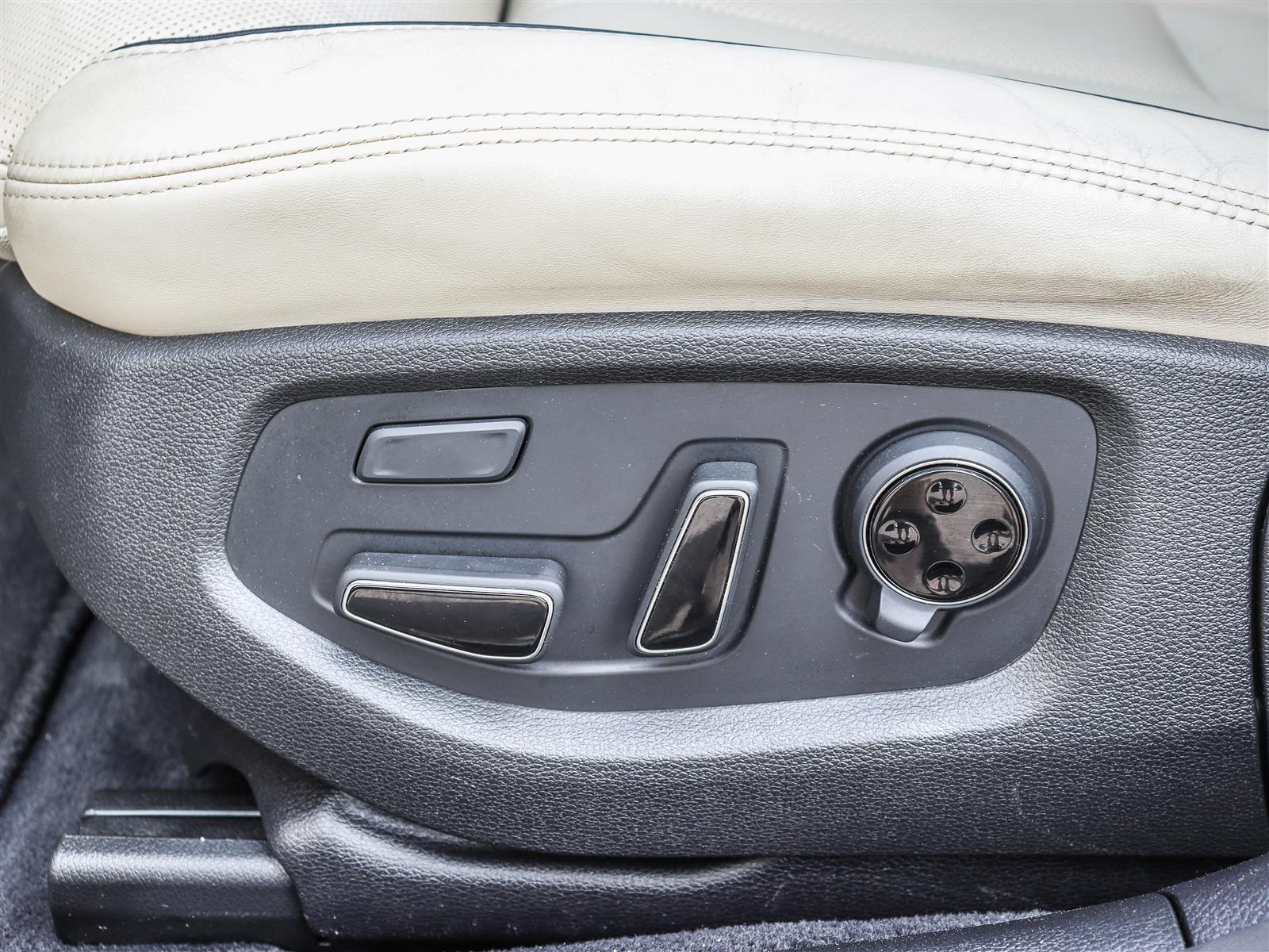 2015 Hyundai Genesis 4dr Sdn Technology - Thumbnail 7