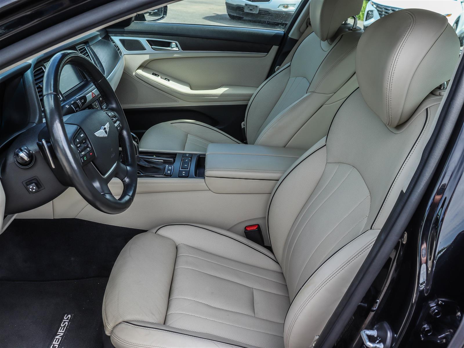 2015 Hyundai Genesis 4dr Sdn Technology - Thumbnail 8