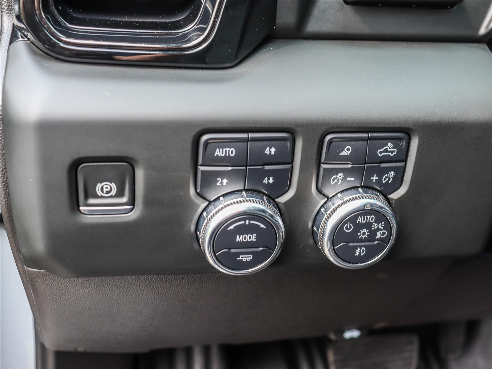 2024 GMC Sierra 1500 4WD Crew Cab 147 AT4X - Thumbnail 10