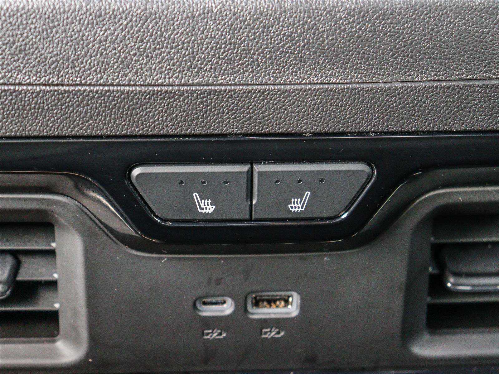 2024 GMC Sierra 1500 4WD Crew Cab 147 AT4X - Thumbnail 16