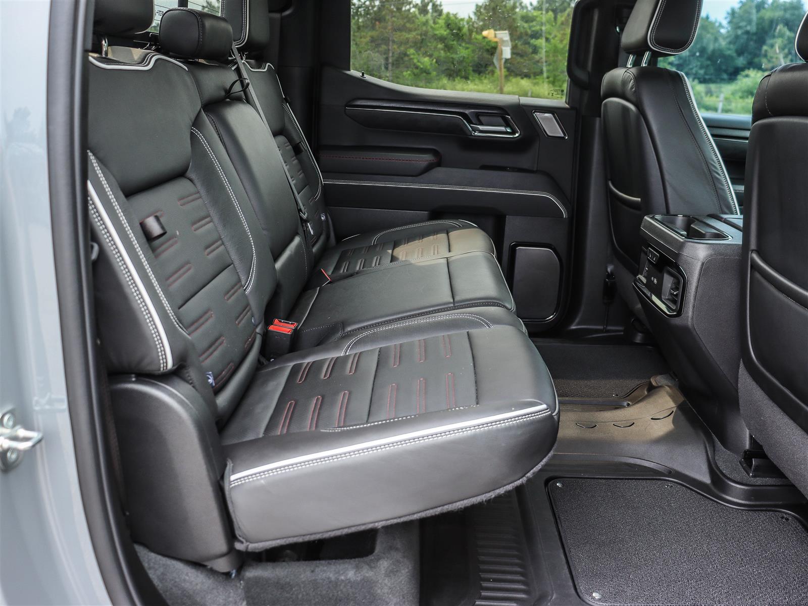 2024 GMC Sierra 1500 4WD Crew Cab 147 AT4X - Thumbnail 19