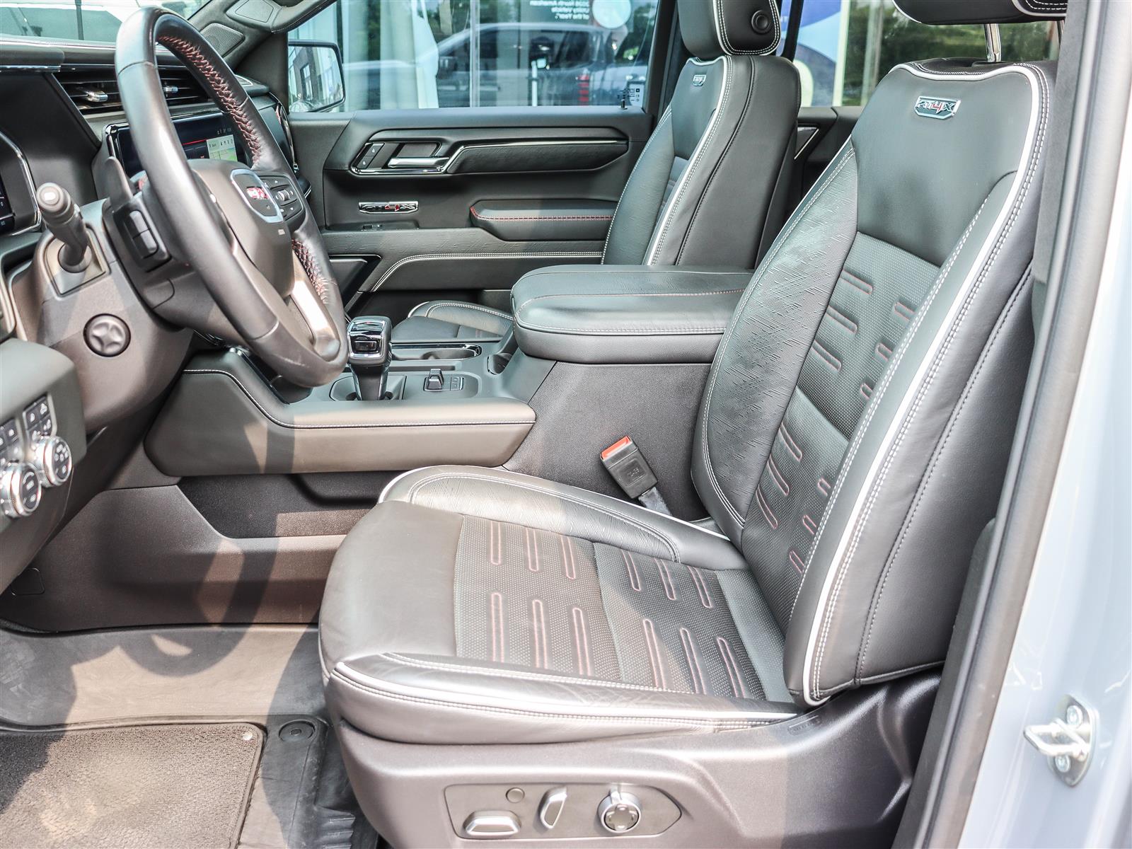 2024 GMC Sierra 1500 4WD Crew Cab 147 AT4X - Thumbnail 8