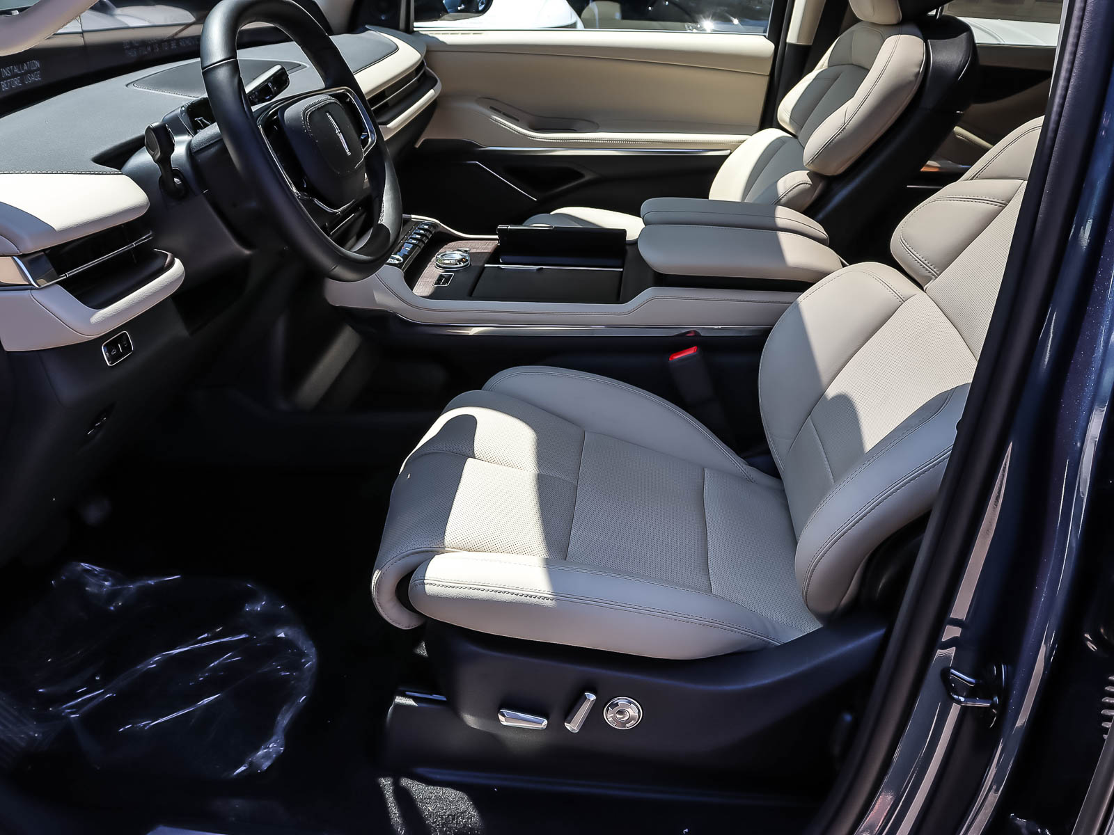 2027 Lincoln Navigator Reserve - Thumbnail 8