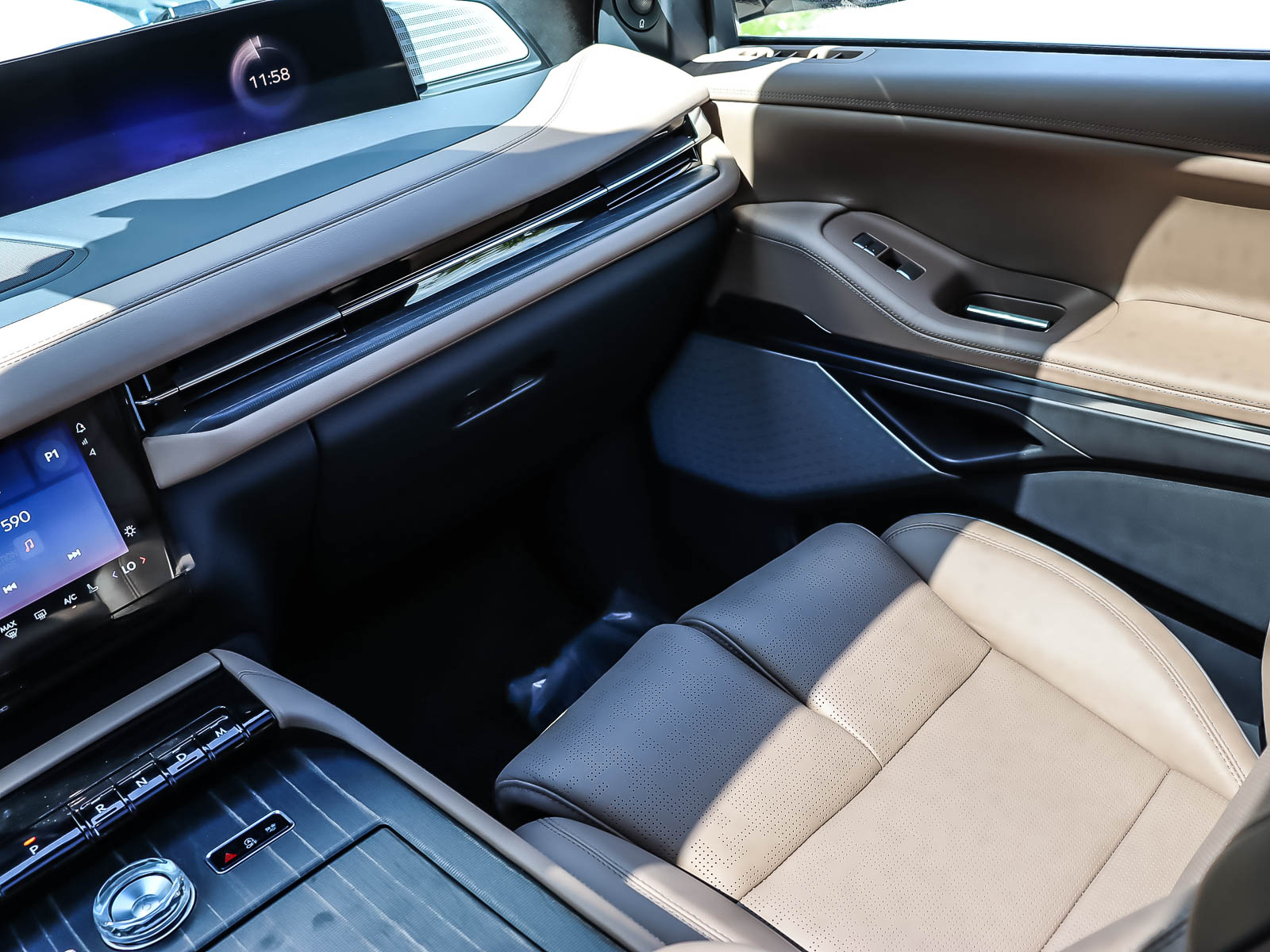 2027 Lincoln Navigator Black Label - Thumbnail 12