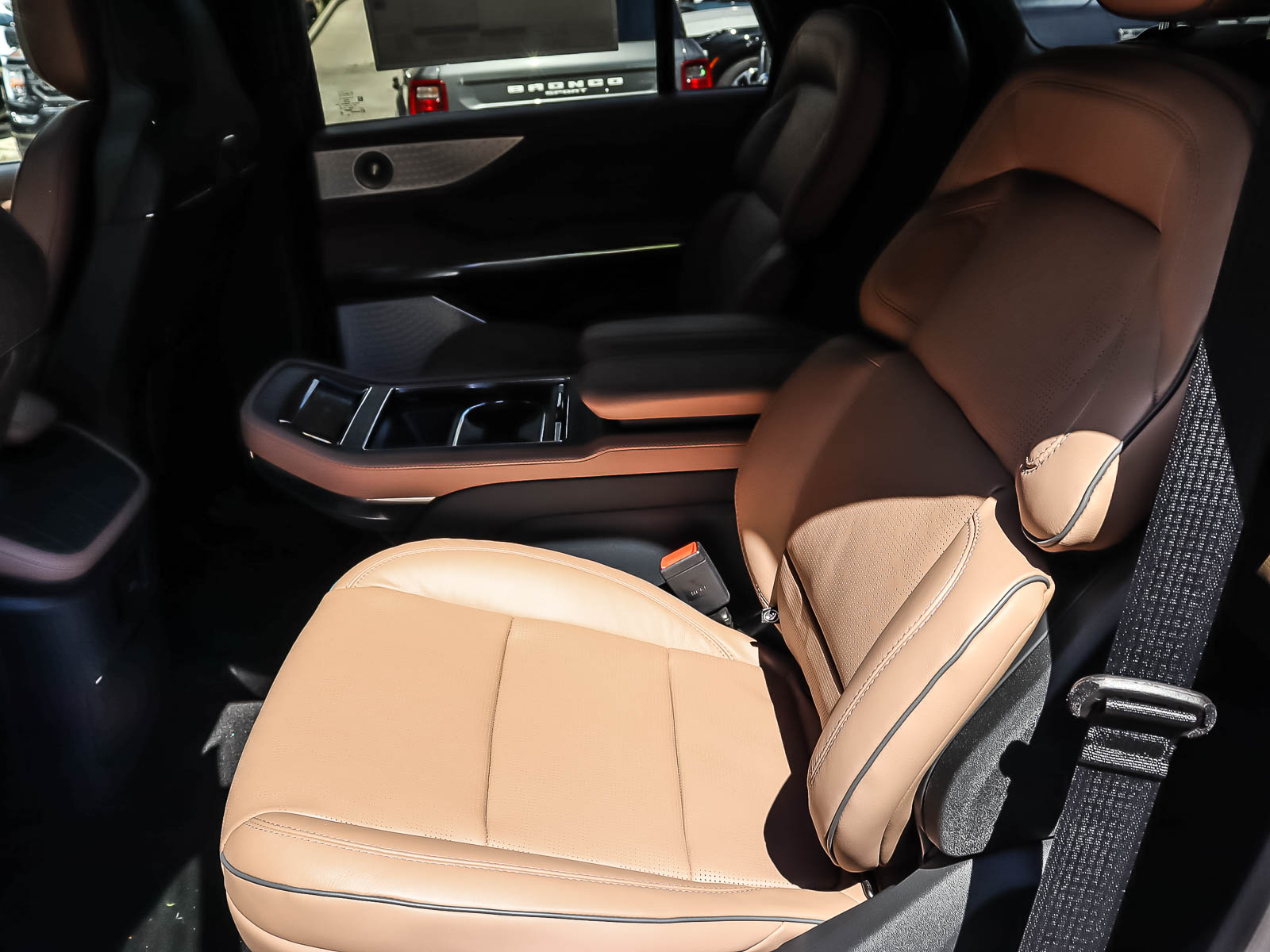 2027 Lincoln Navigator Black Label - Thumbnail 15