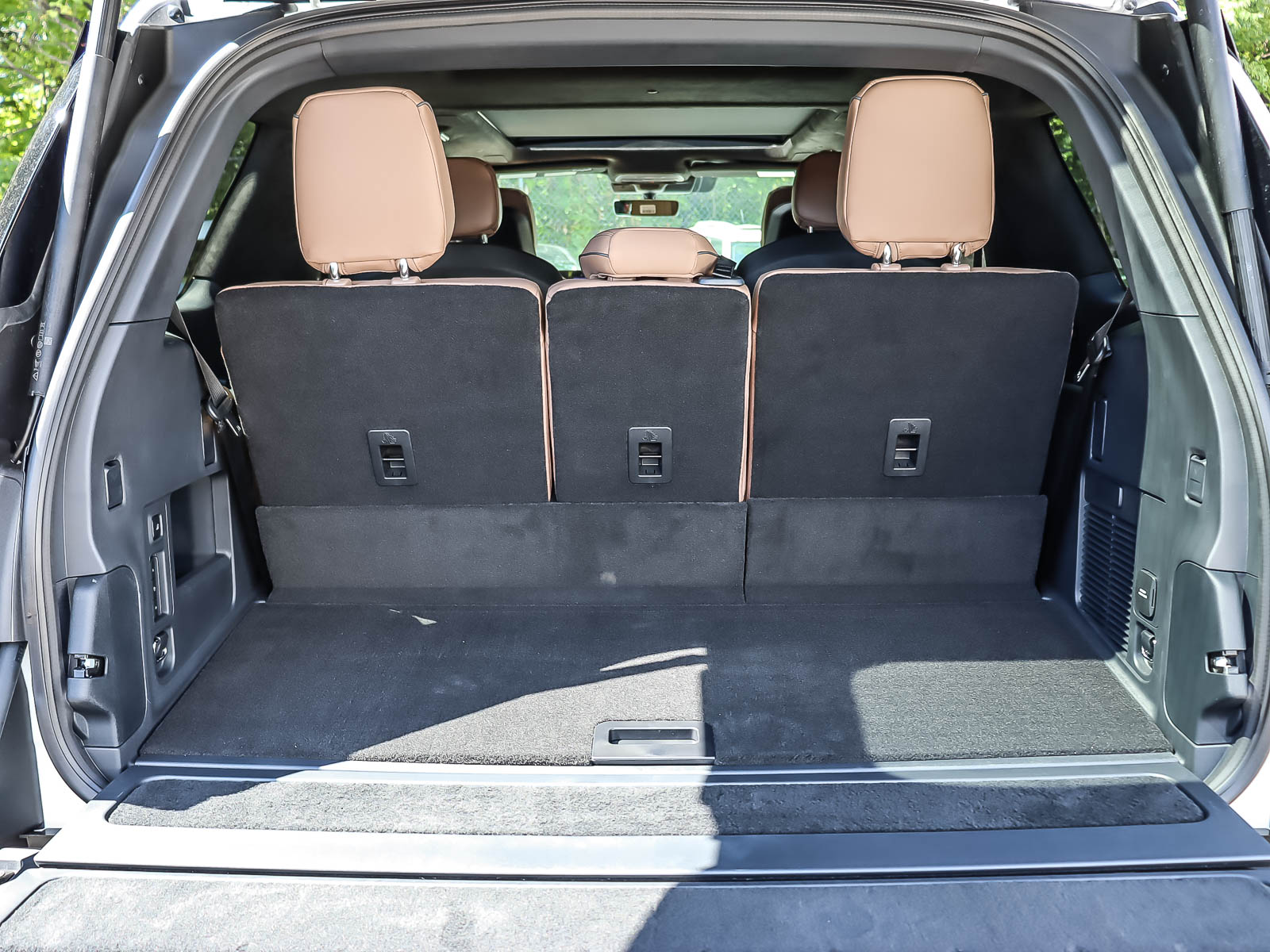 2027 Lincoln Navigator Black Label - Thumbnail 18