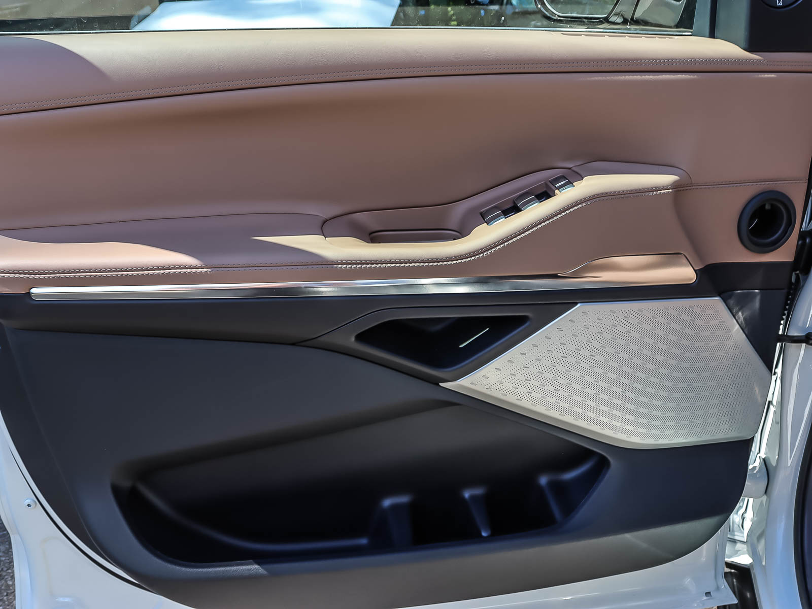 2027 Lincoln Navigator Black Label - Thumbnail 6