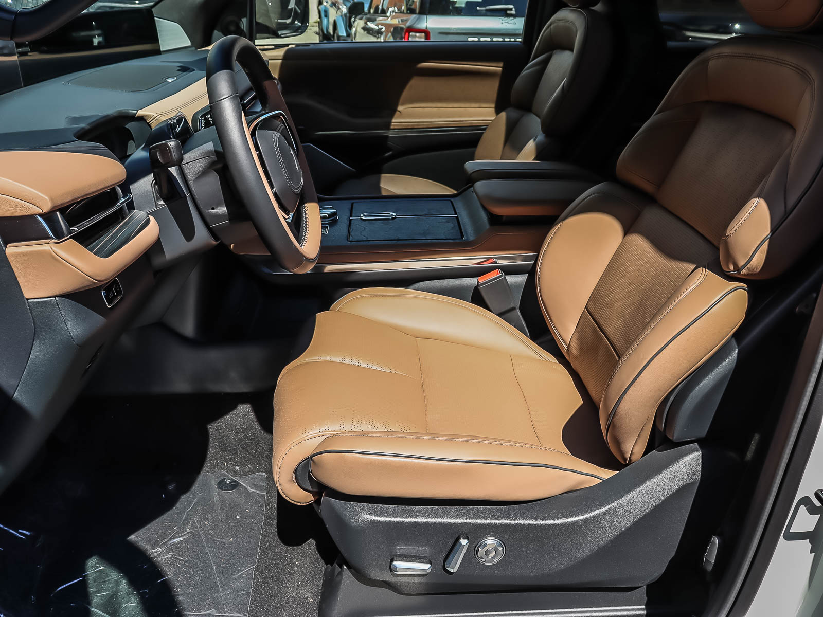 2027 Lincoln Navigator Black Label - Thumbnail 8
