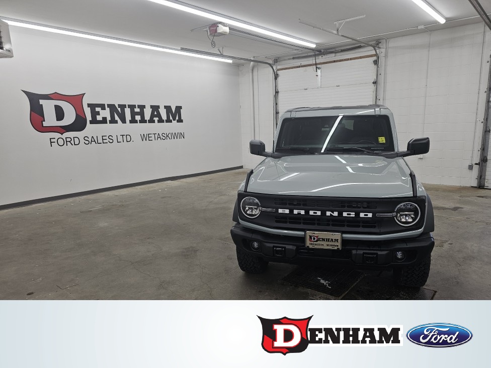 2024 Ford Bronco BLACK DIAMOND - Main View
