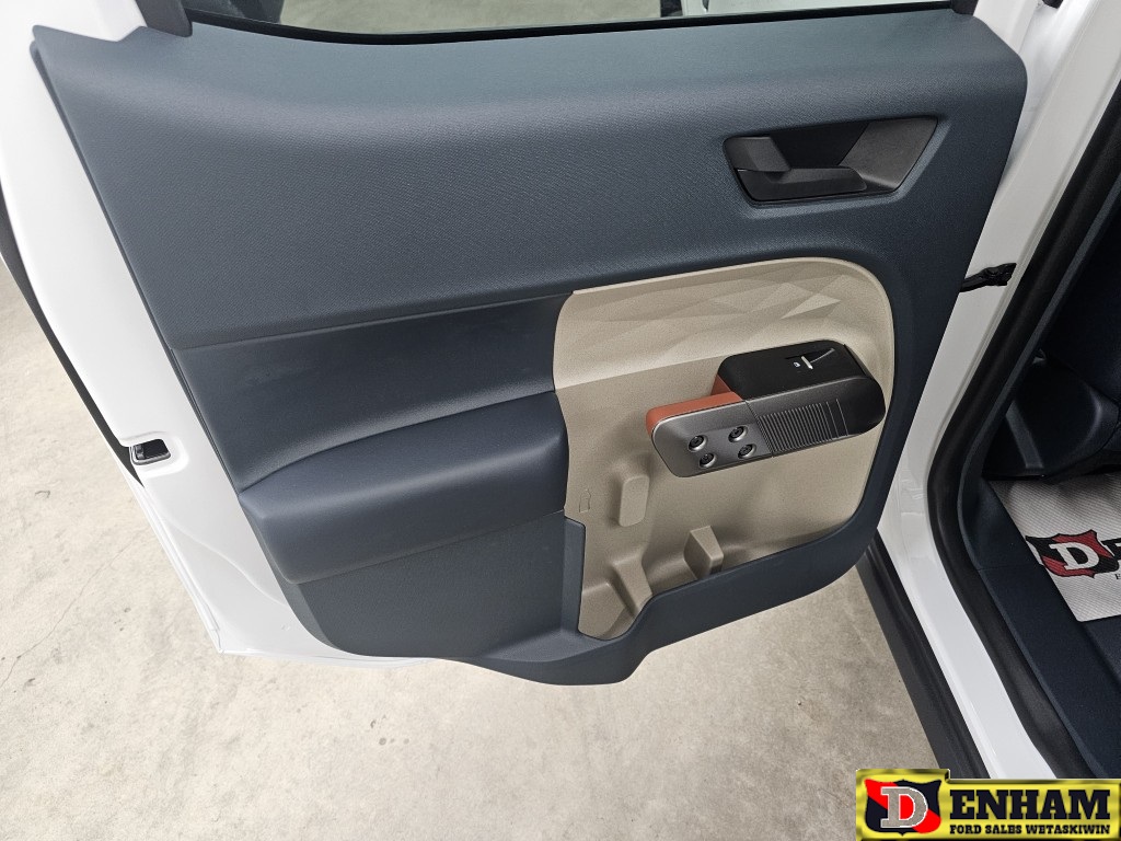 2025 Ford Maverick LARIAT - Thumbnail 11