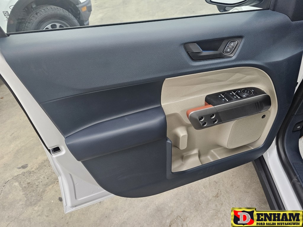 2025 Ford Maverick LARIAT - Thumbnail 12