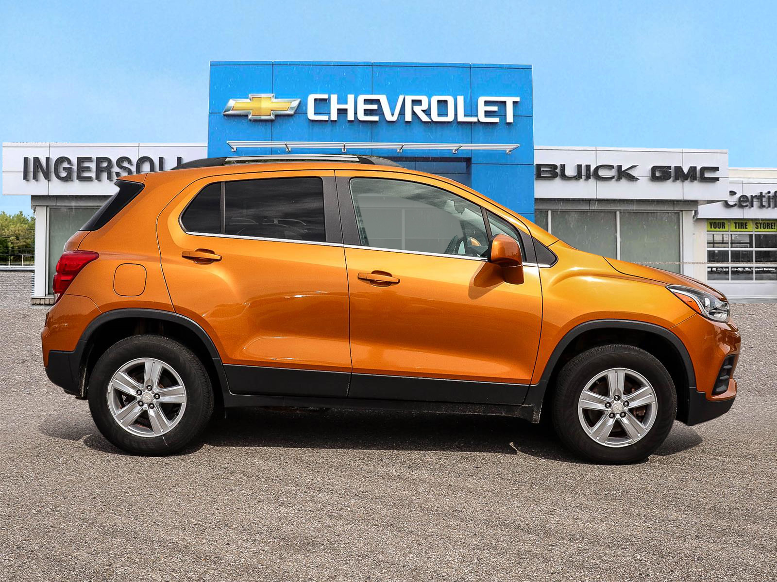 2017 Chevrolet Trax LT - Thumbnail 3