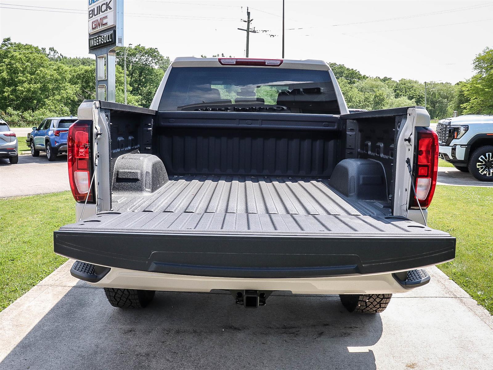 2026 GMC Sierra 1500 PRO - Thumbnail 18
