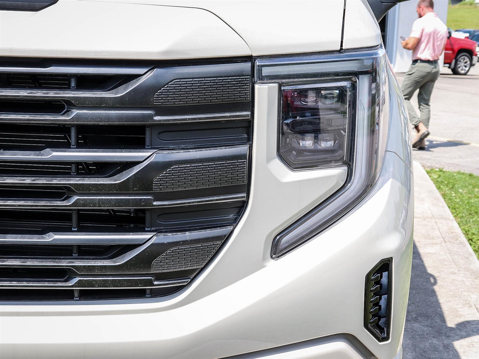 2026 GMC Sierra 1500 PRO - Thumbnail 7