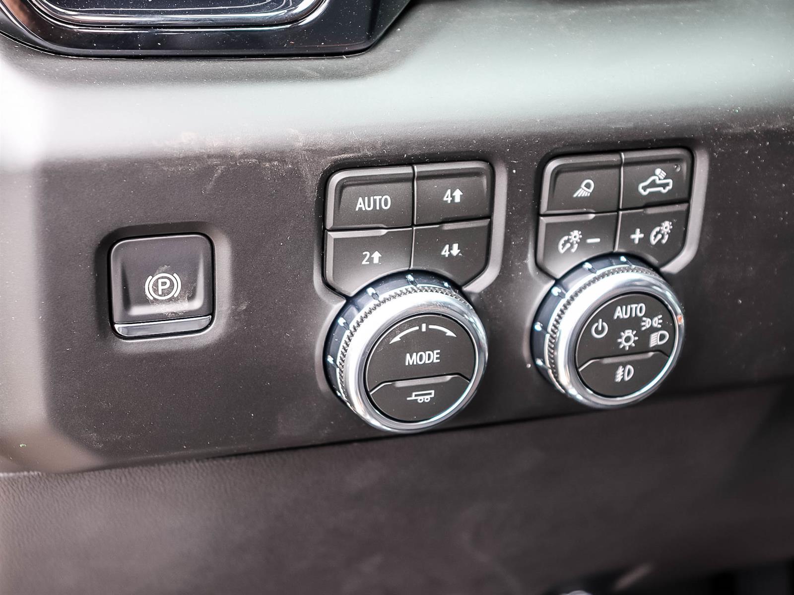 2026 GMC Sierra 1500 AT4 - Thumbnail 9