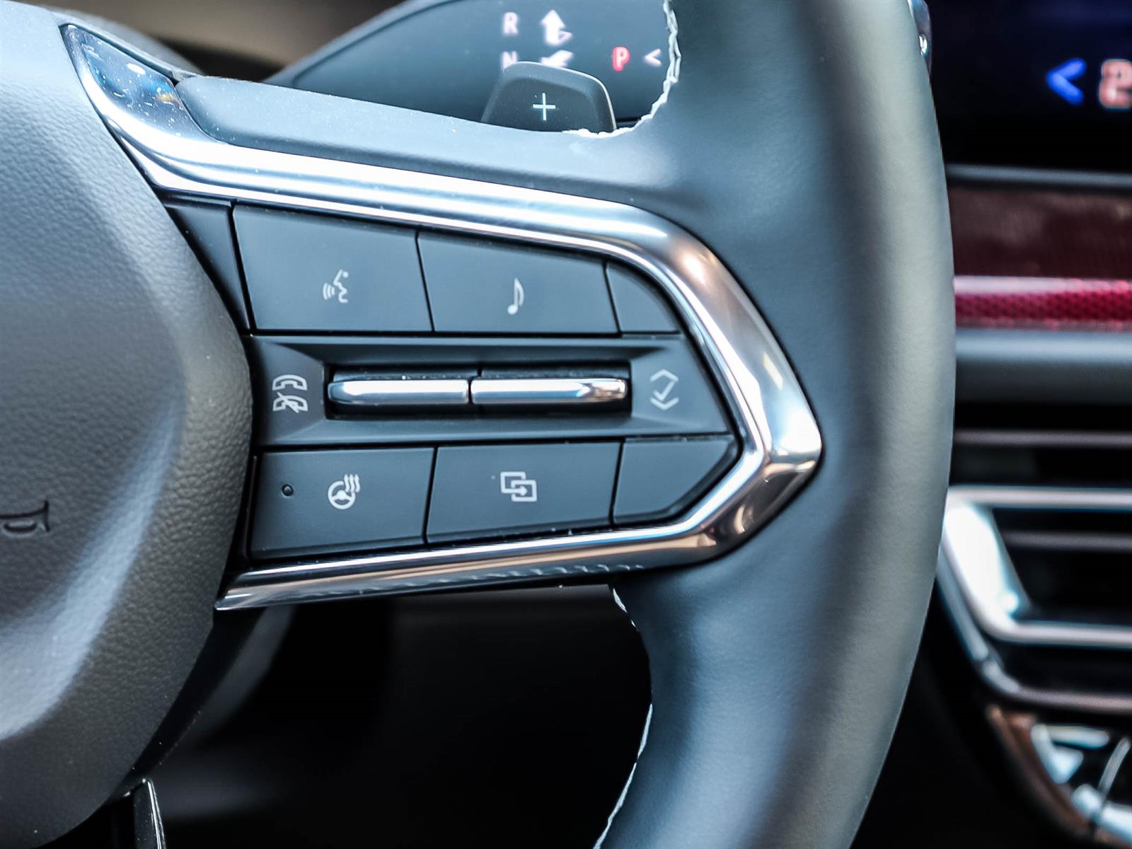 2026 Chevrolet Traverse Z71 - Thumbnail 14