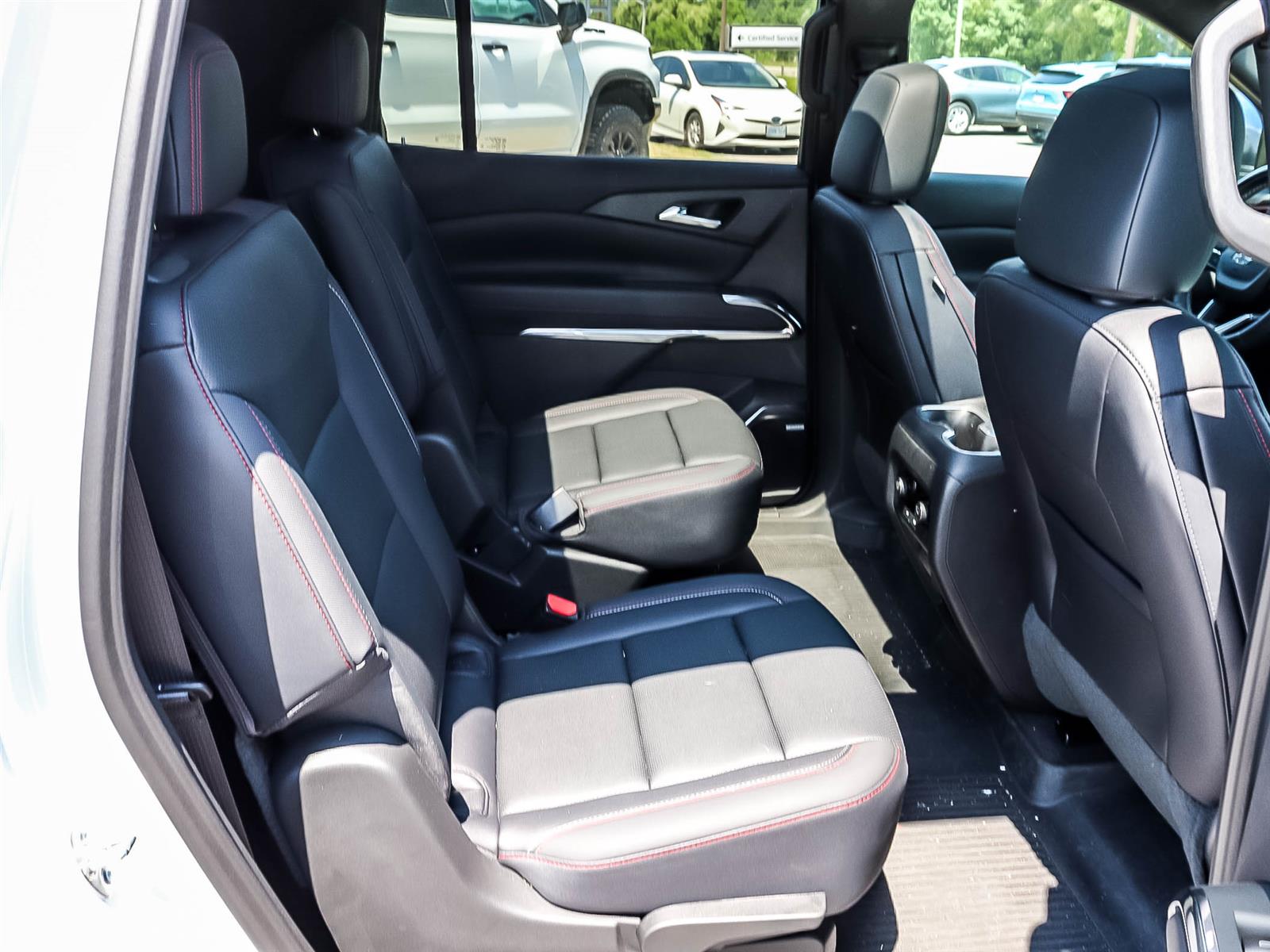 2026 Chevrolet Traverse Z71 - Thumbnail 20