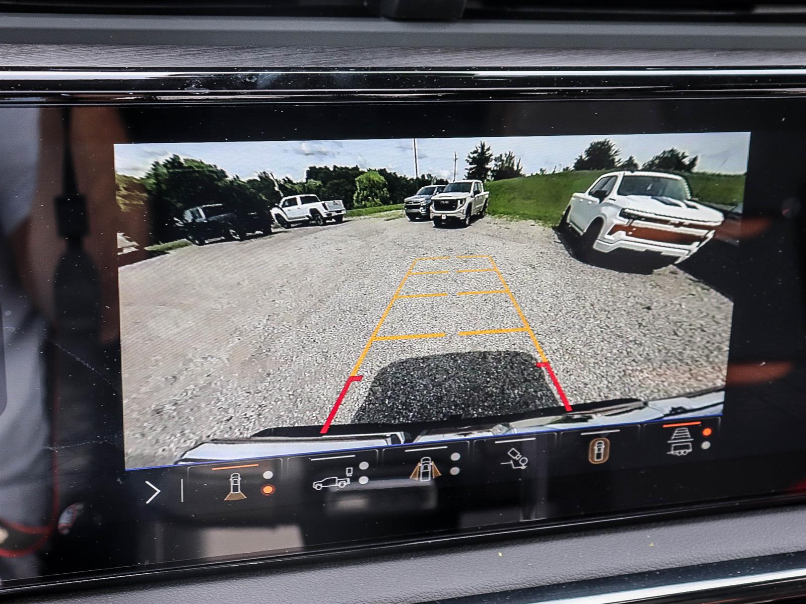 2026 GMC Sierra 1500 AT4 - Thumbnail 25