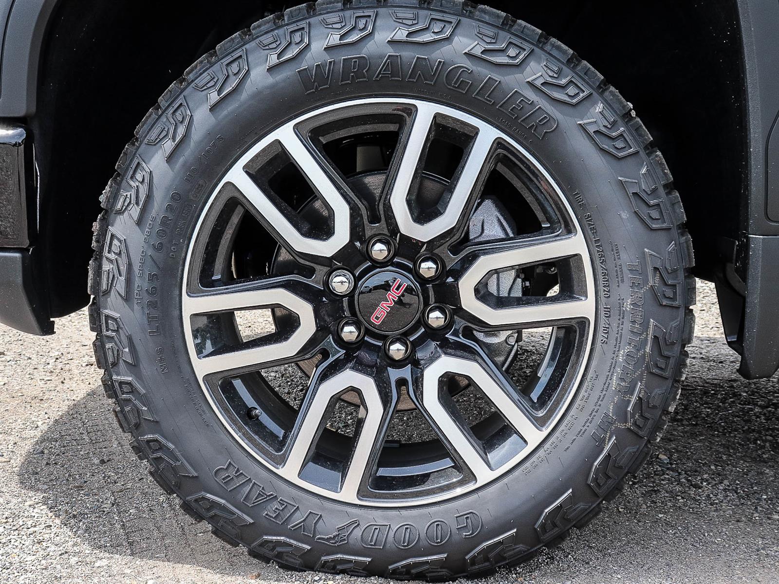 2026 GMC Sierra 1500 AT4 - Thumbnail 6