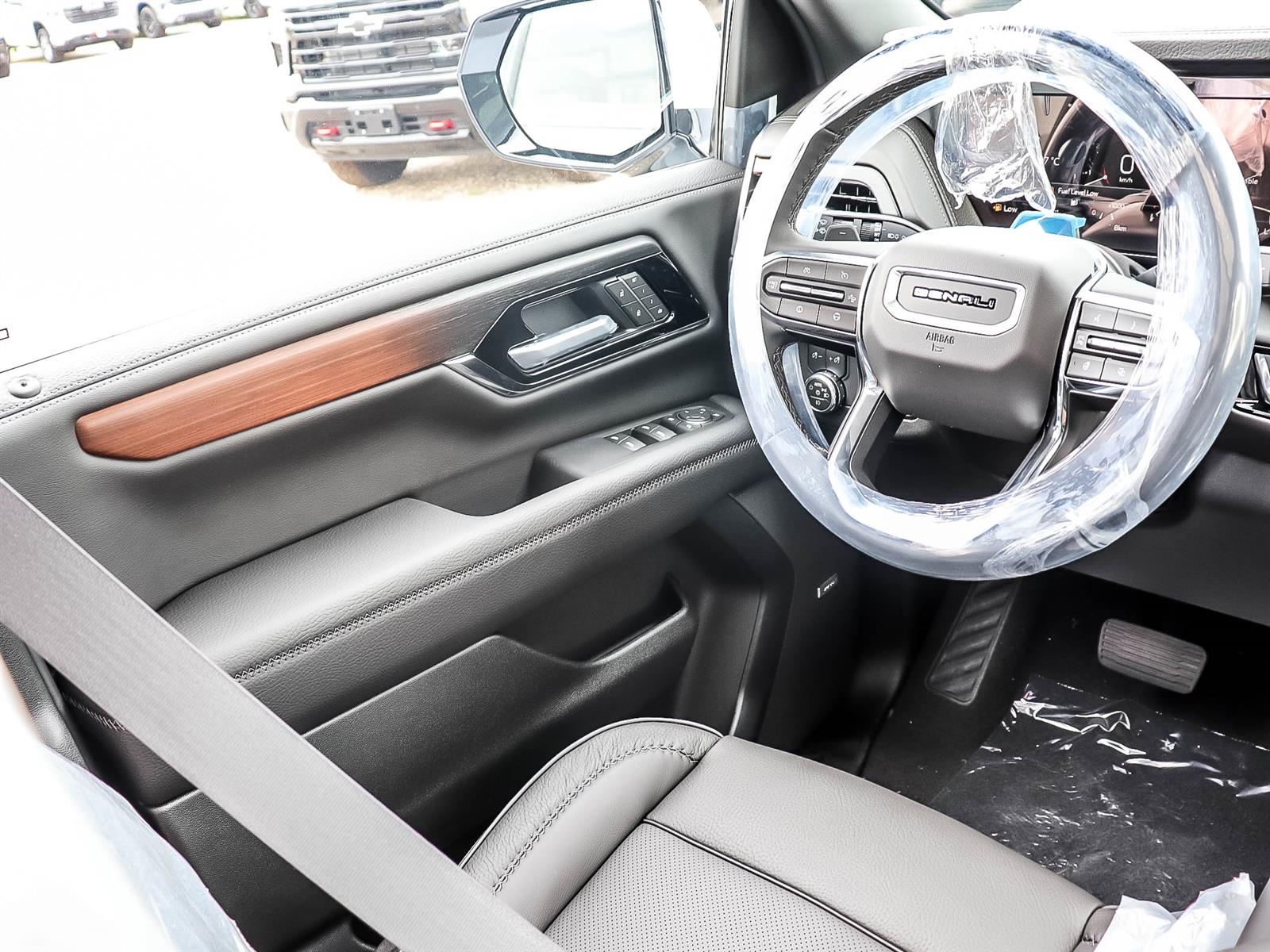 2026 GMC Yukon DENALI 4WD - Thumbnail 16