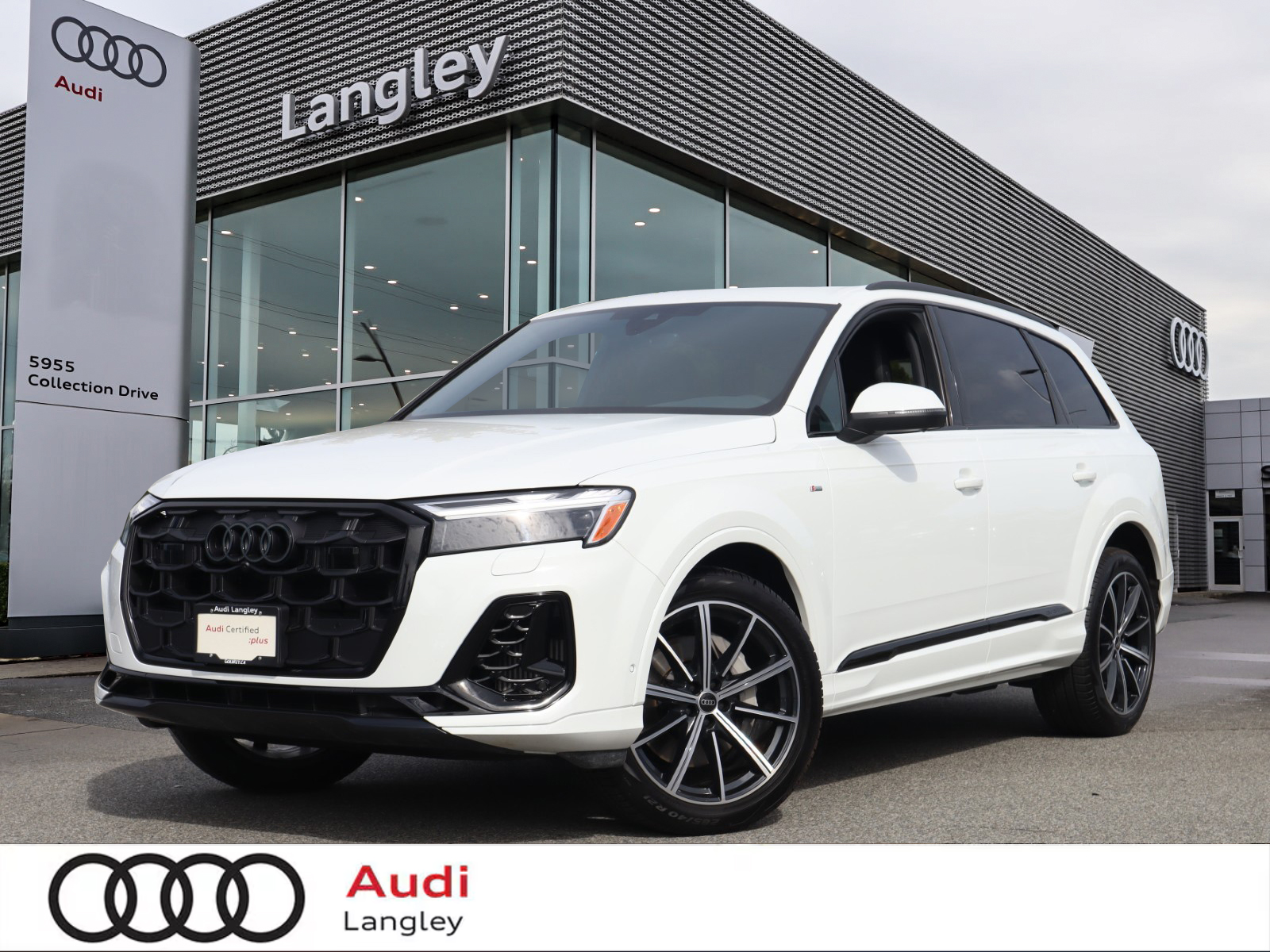 Carrara White solid 2026 Audi Q7 SUV / Crossover Automatic