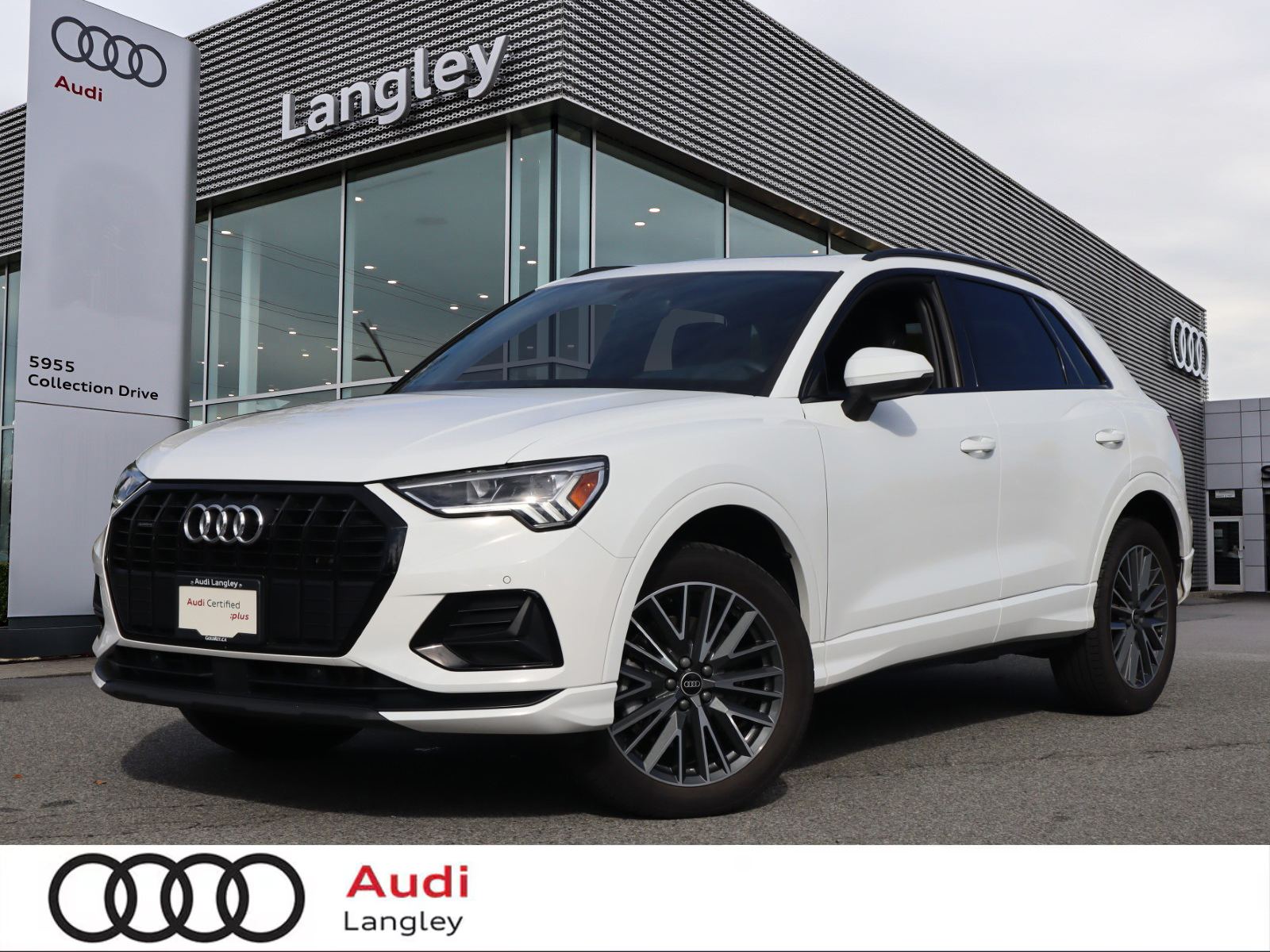 Ibis White 2023 Audi Q3 SUV / Crossover  Automatic