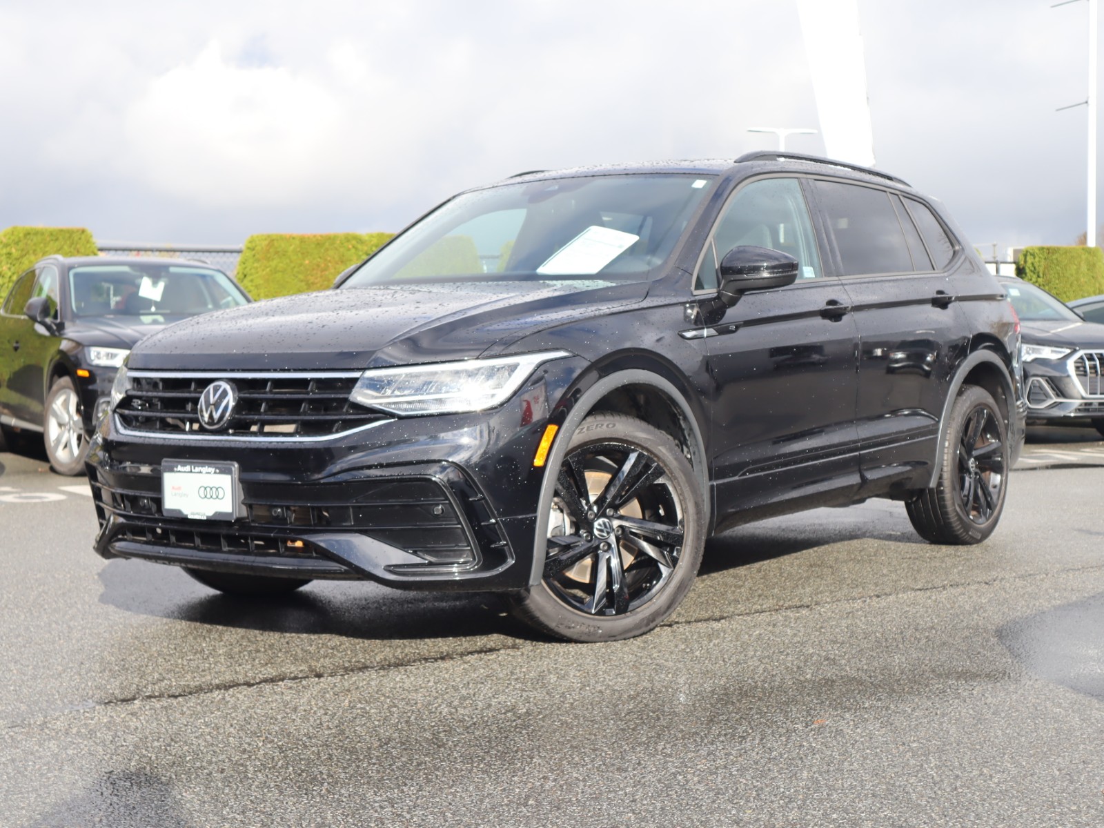 Deep Black Pearl 2023 Volkswagen Tiguan SUV / Crossover Automatic