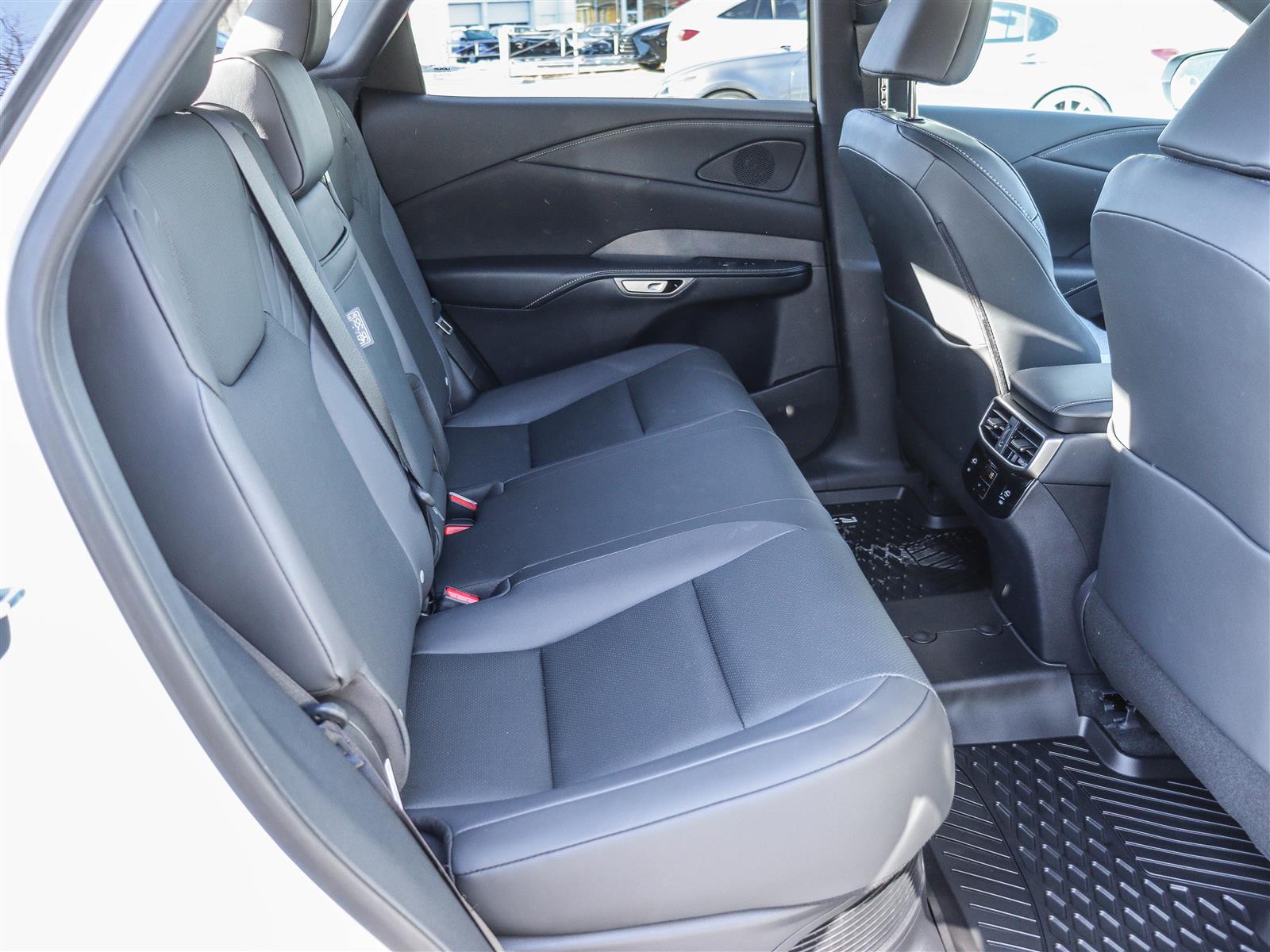 2026 Lexus RX 350h 16