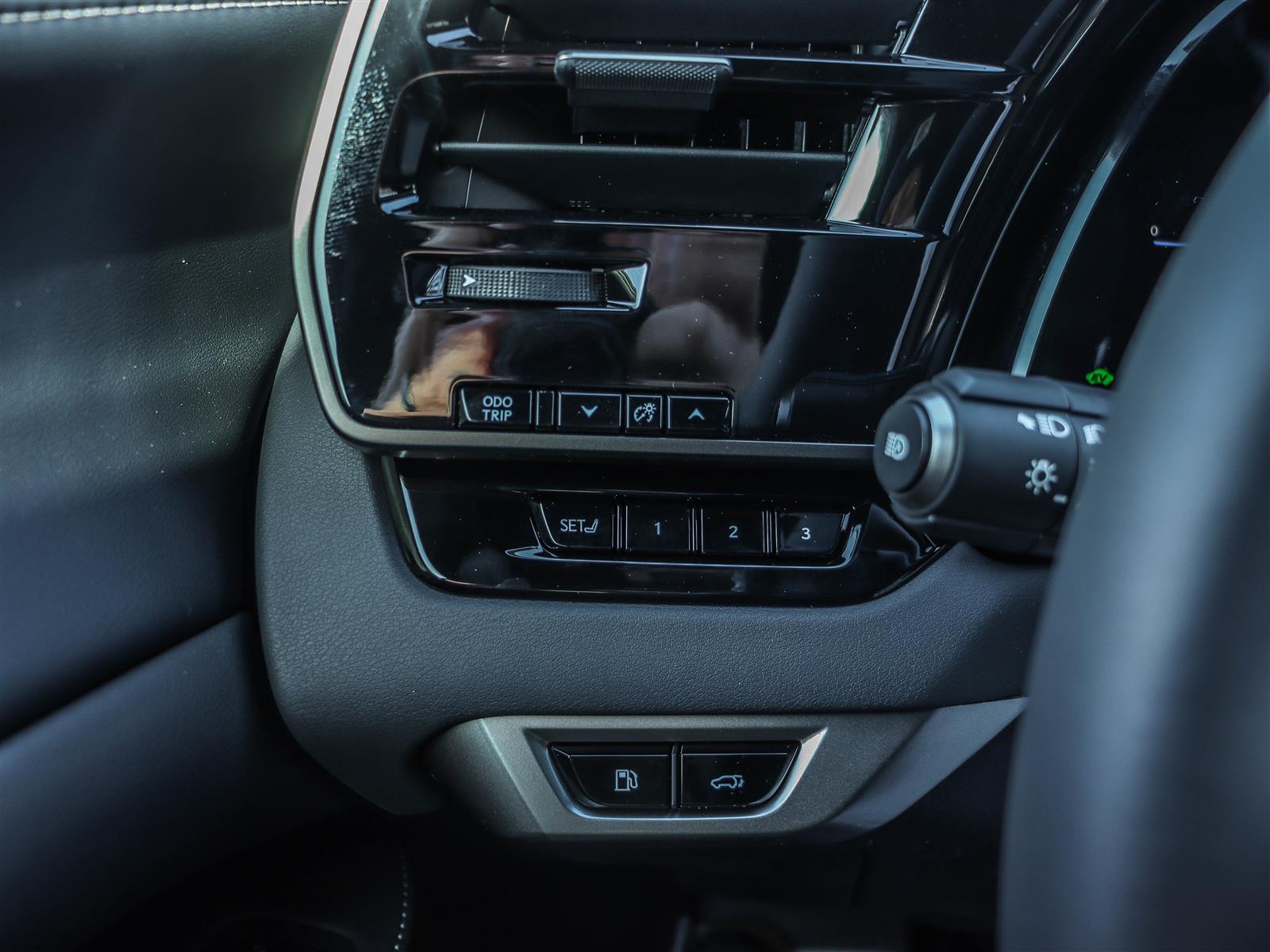 2026 Lexus RX 350h 26