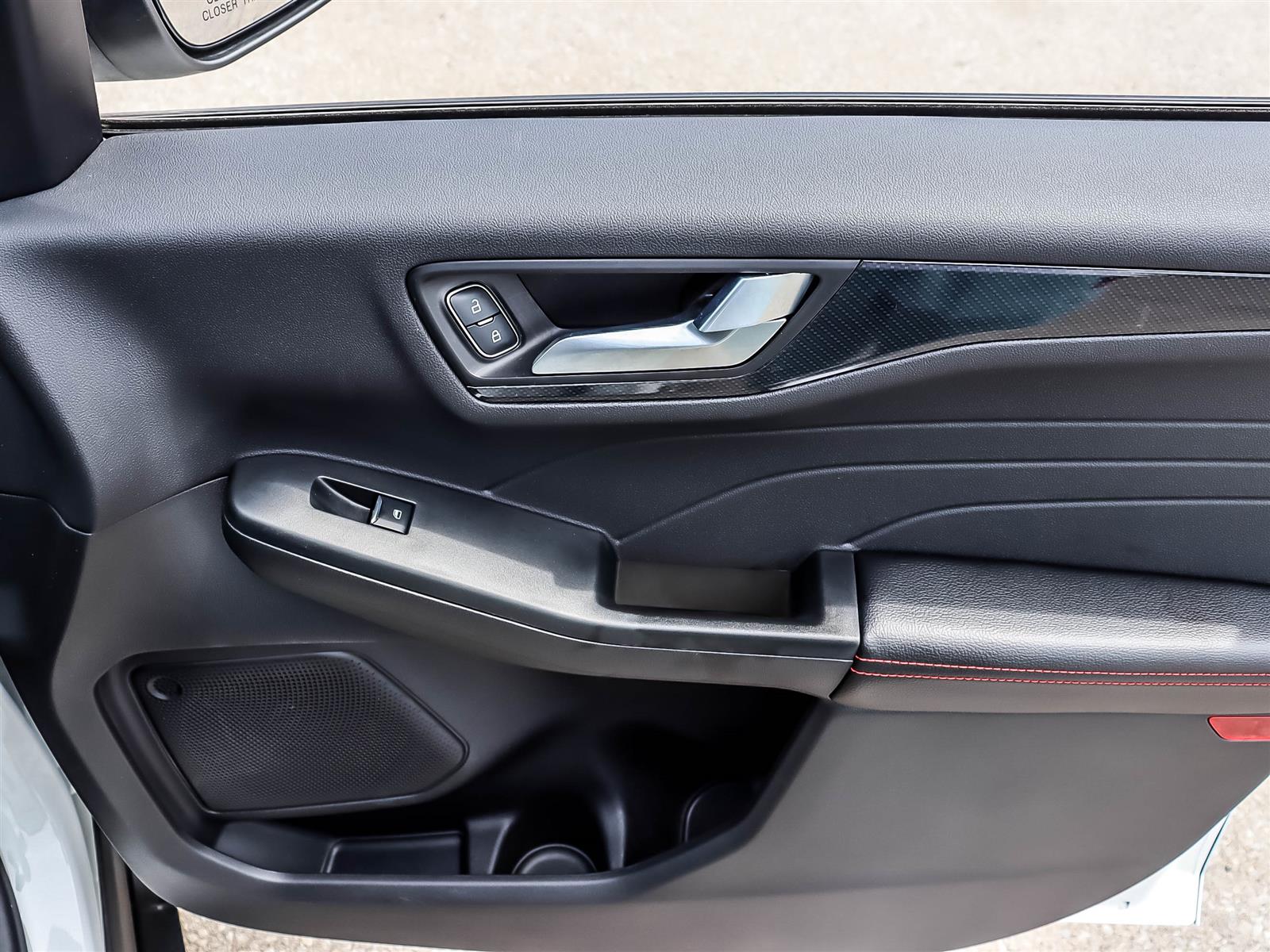 2024 Ford Escape ST-Line AWD - Thumbnail 16