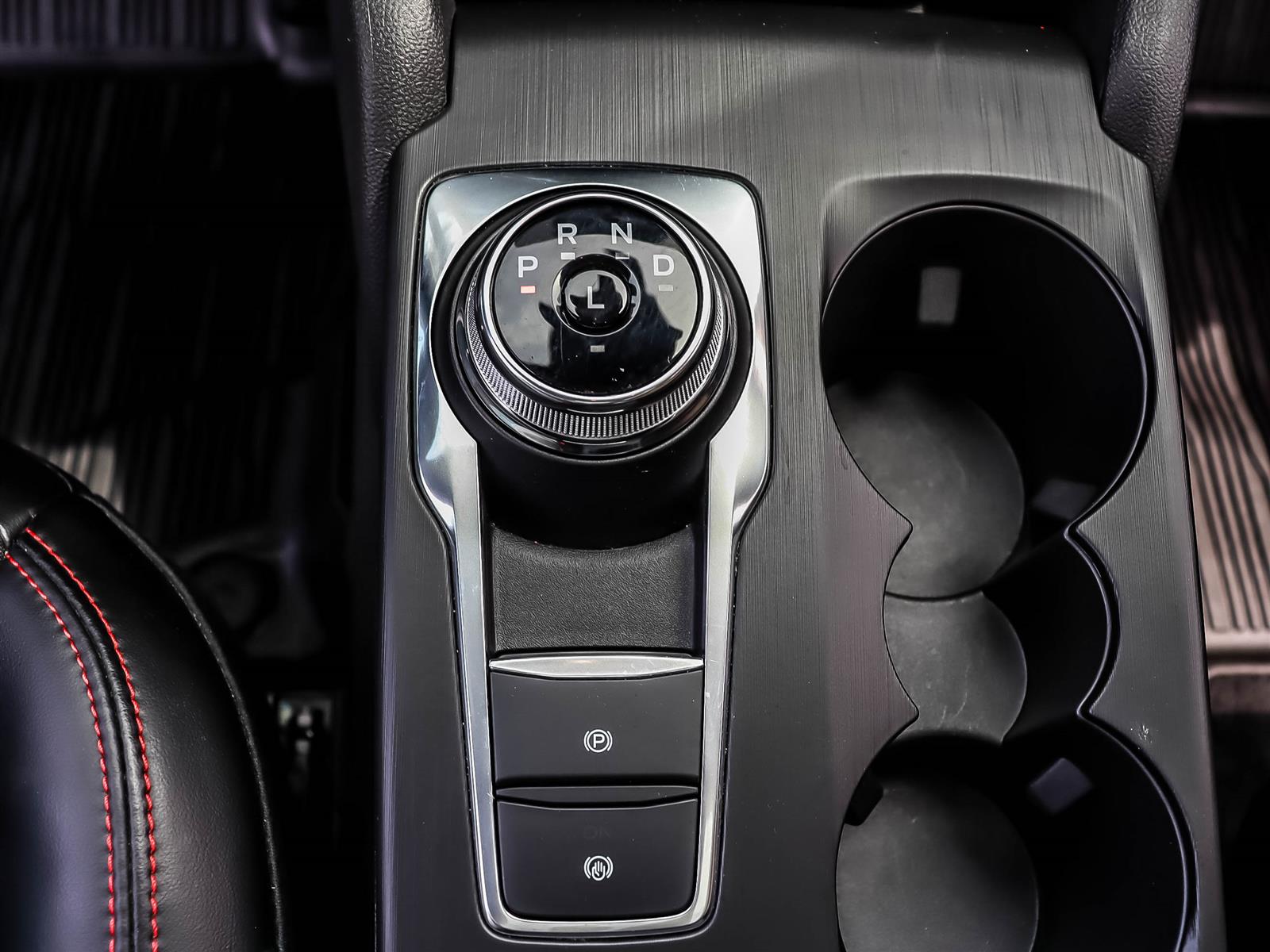 2024 Ford Escape ST-Line AWD - Thumbnail 32