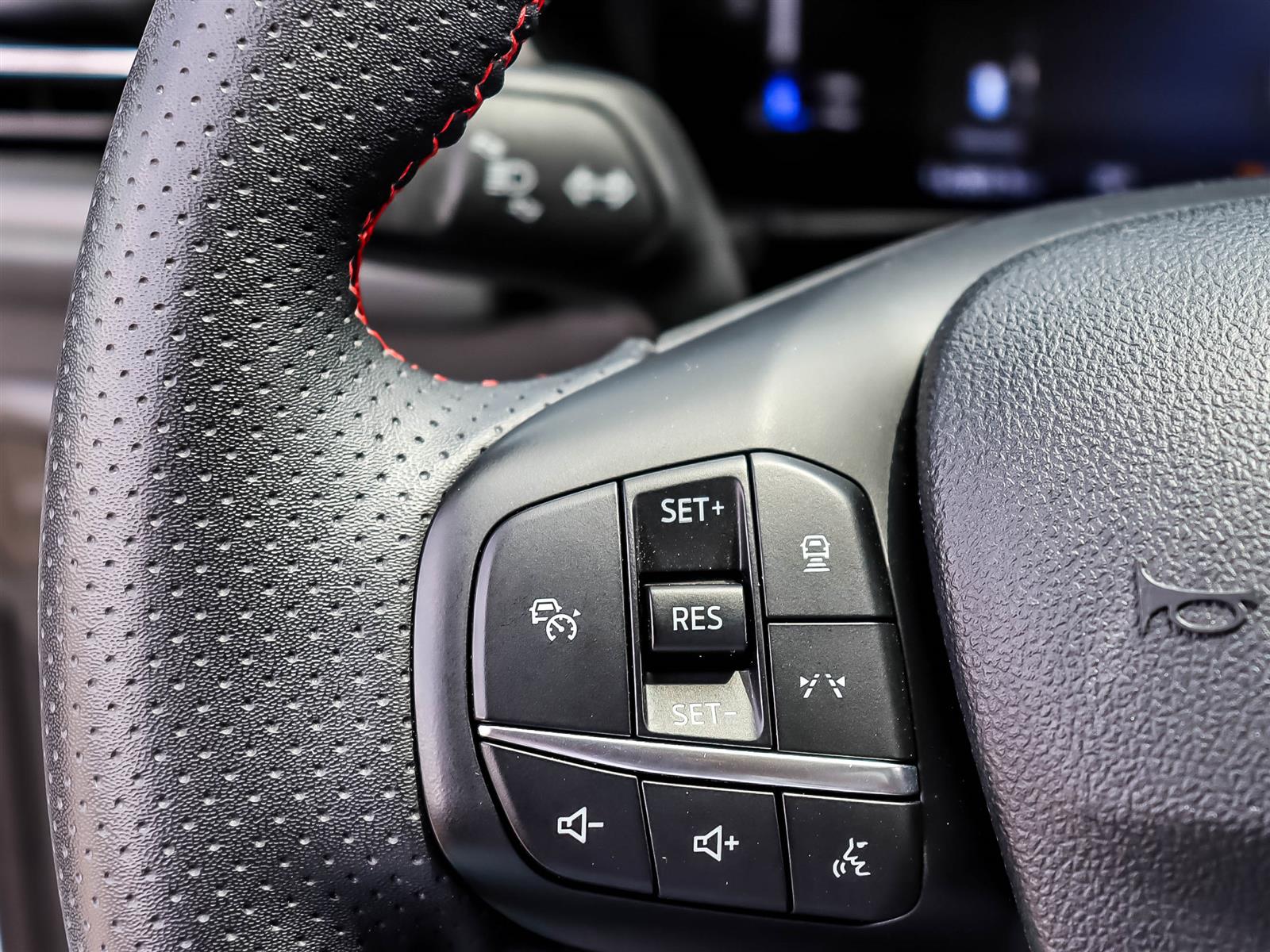 2024 Ford Escape ST-Line AWD - Thumbnail 36