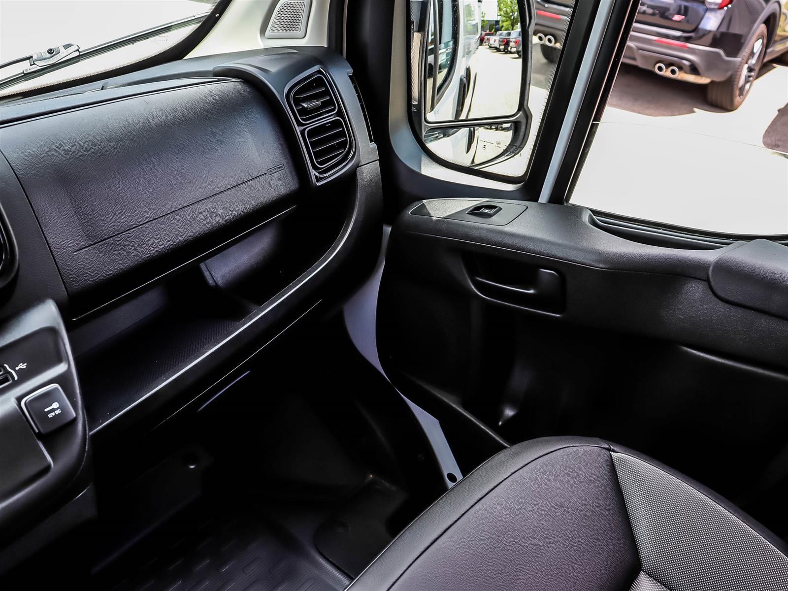 2025 Ram ProMaster Cargo Van Tradesman 2500 High Roof 159 WB w/Pass Seat - Thumbnail 13