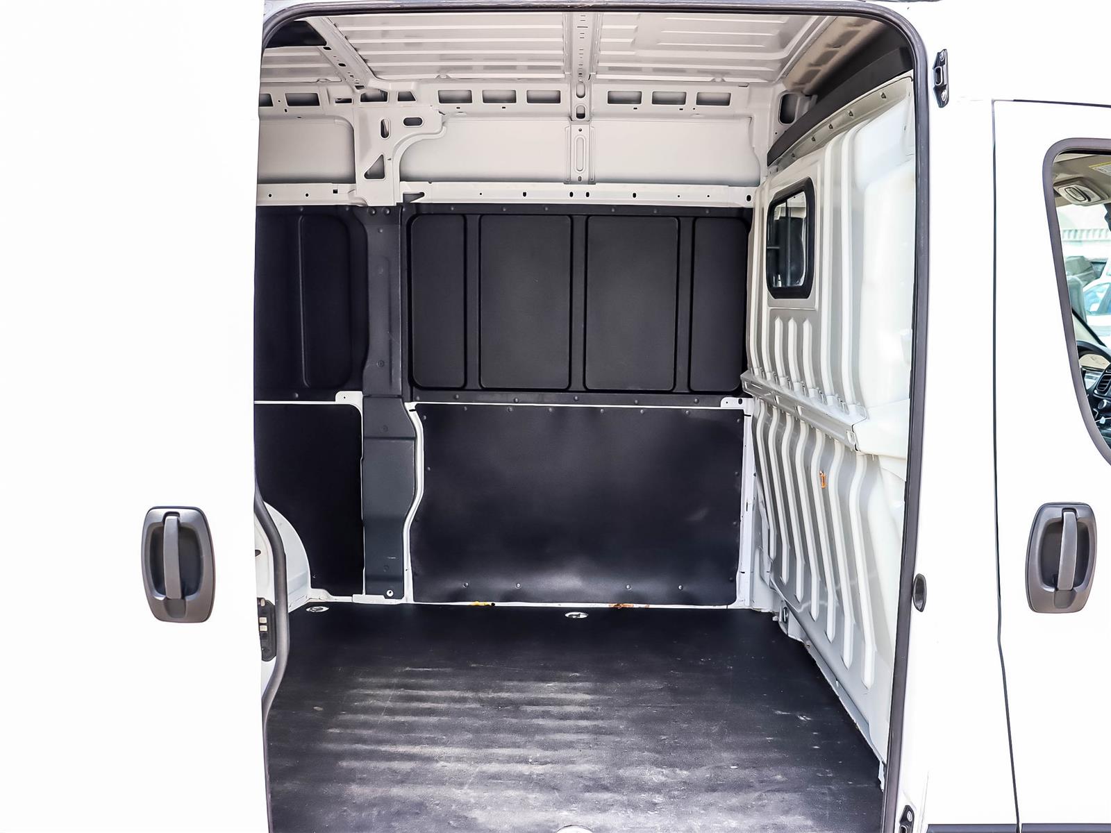 2025 Ram ProMaster Cargo Van Tradesman 2500 High Roof 159 WB w/Pass Seat - Thumbnail 18