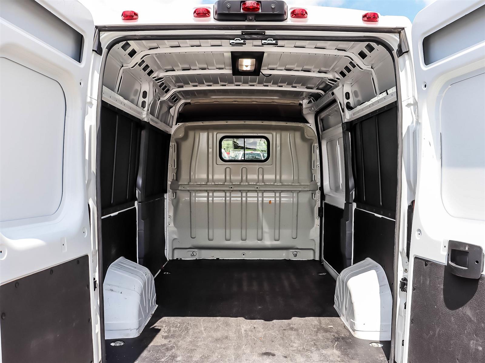 2025 Ram ProMaster Cargo Van Tradesman 2500 High Roof 159 WB w/Pass Seat - Thumbnail 19