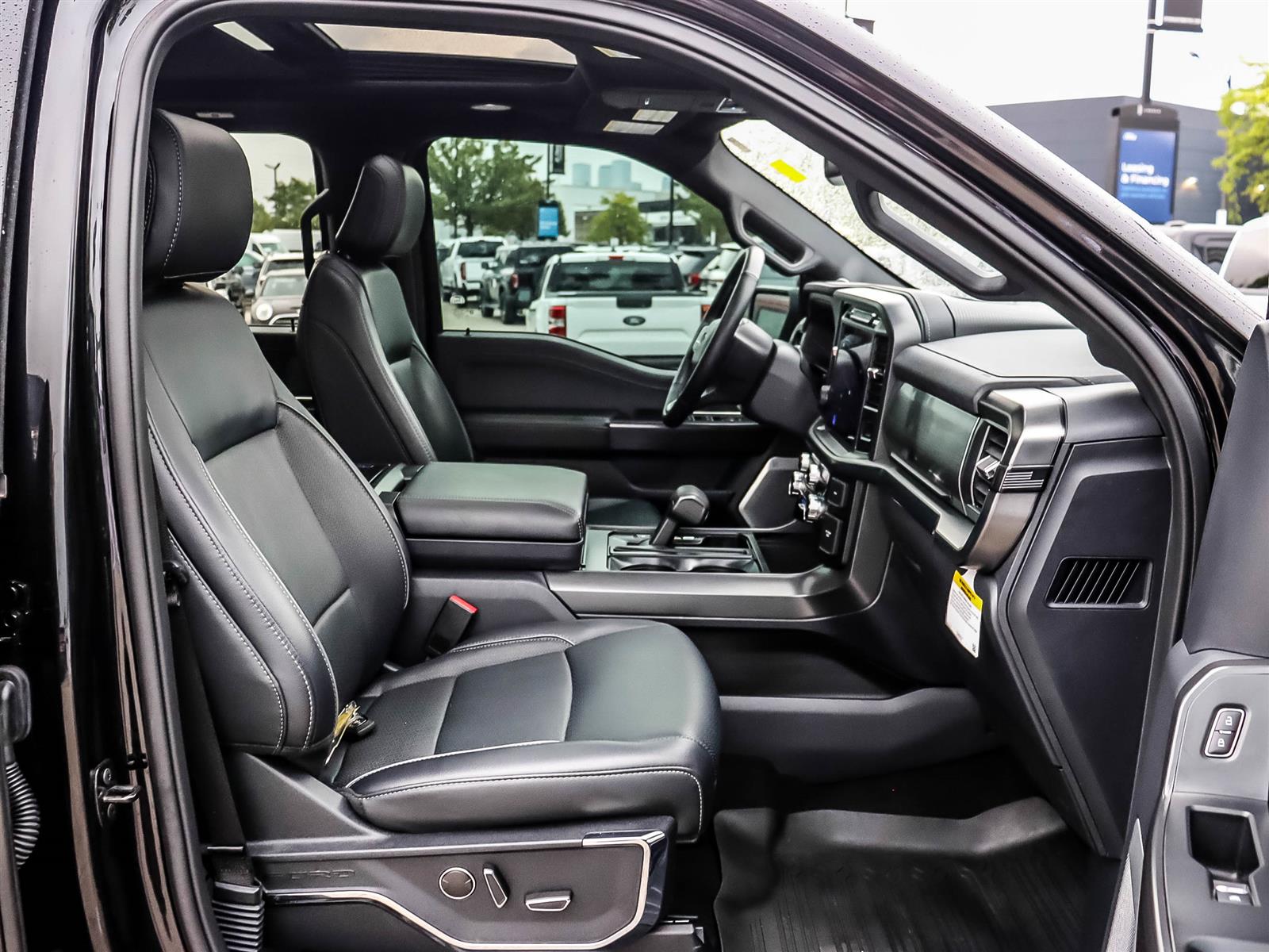 2024 Ford F-150 4x4 SuperCrew LARIAT - 145" WB - Thumbnail 18