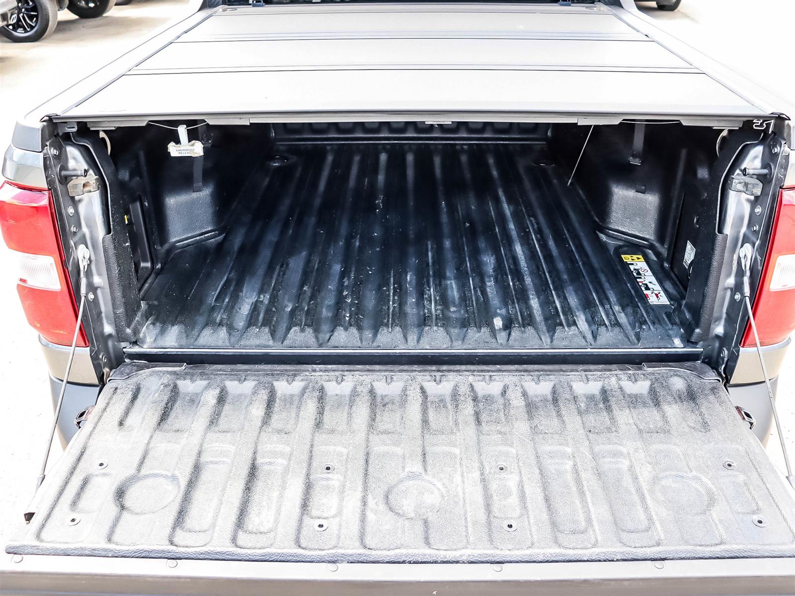 2023 Ford Maverick XLT Crew Cab FWD 2.5L Hybrid - Thumbnail 21