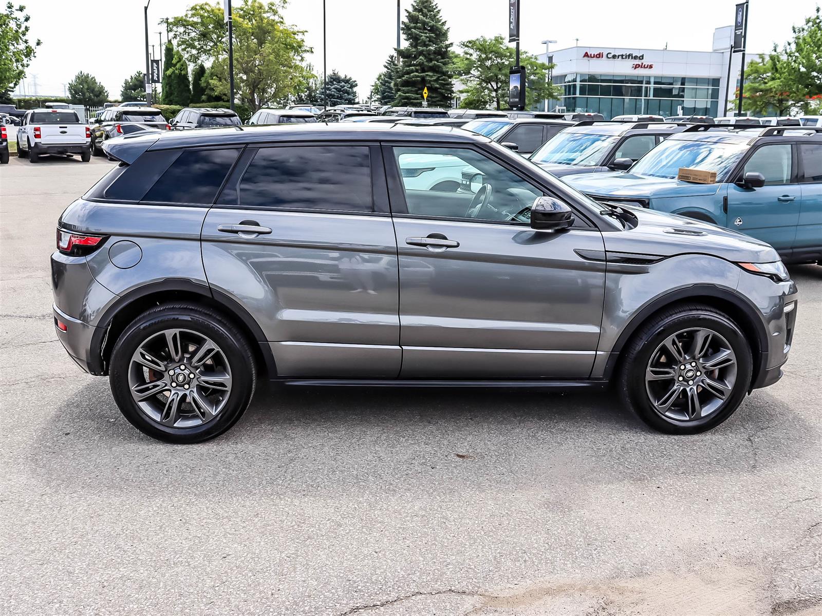 2018 Land Rover Range Rover Evoque 237hp Landmark- Special Edition - Thumbnail 4