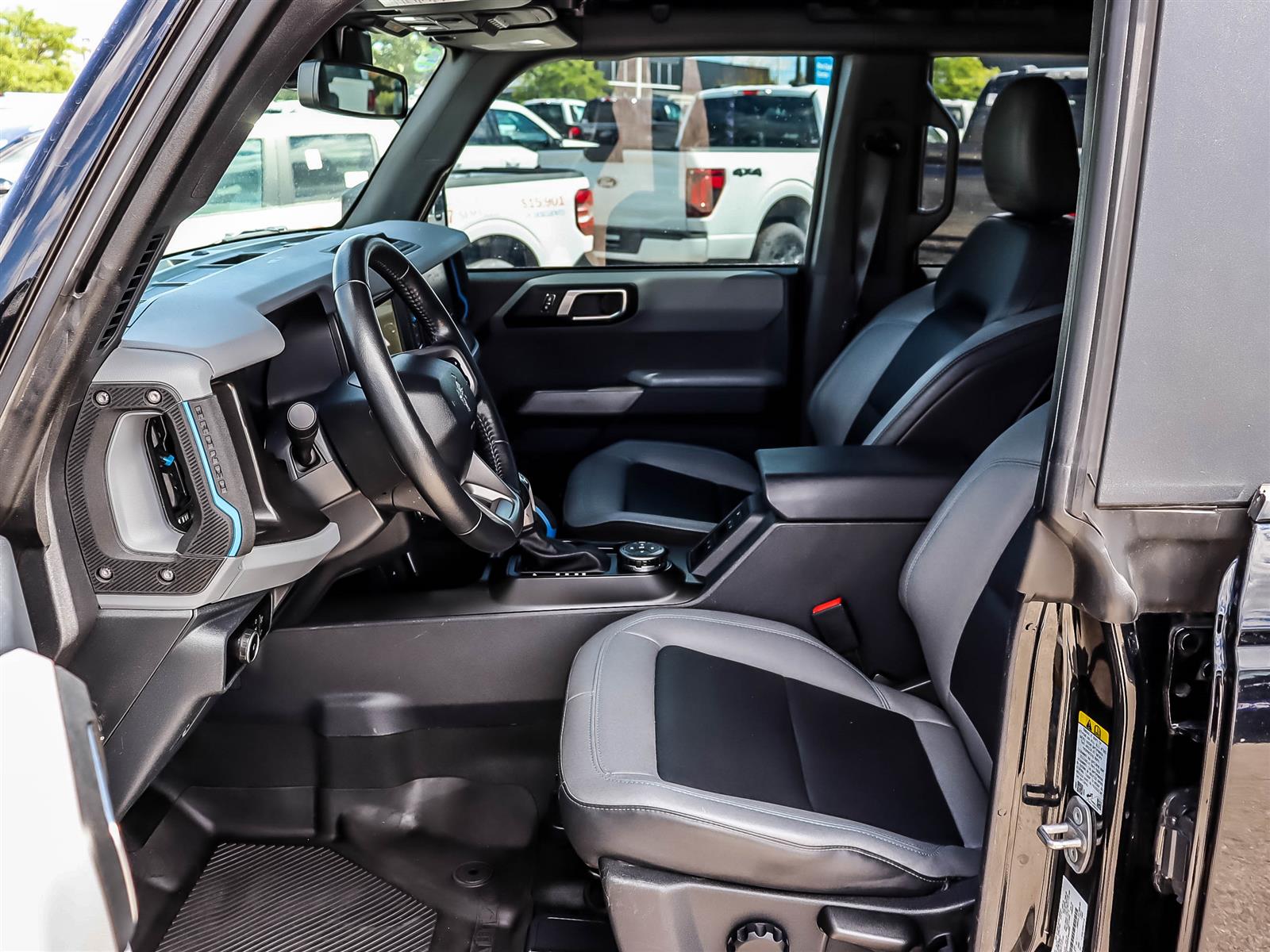 2023 Ford Bronco 4-Door Black Diamond Advanced - Thumbnail 11