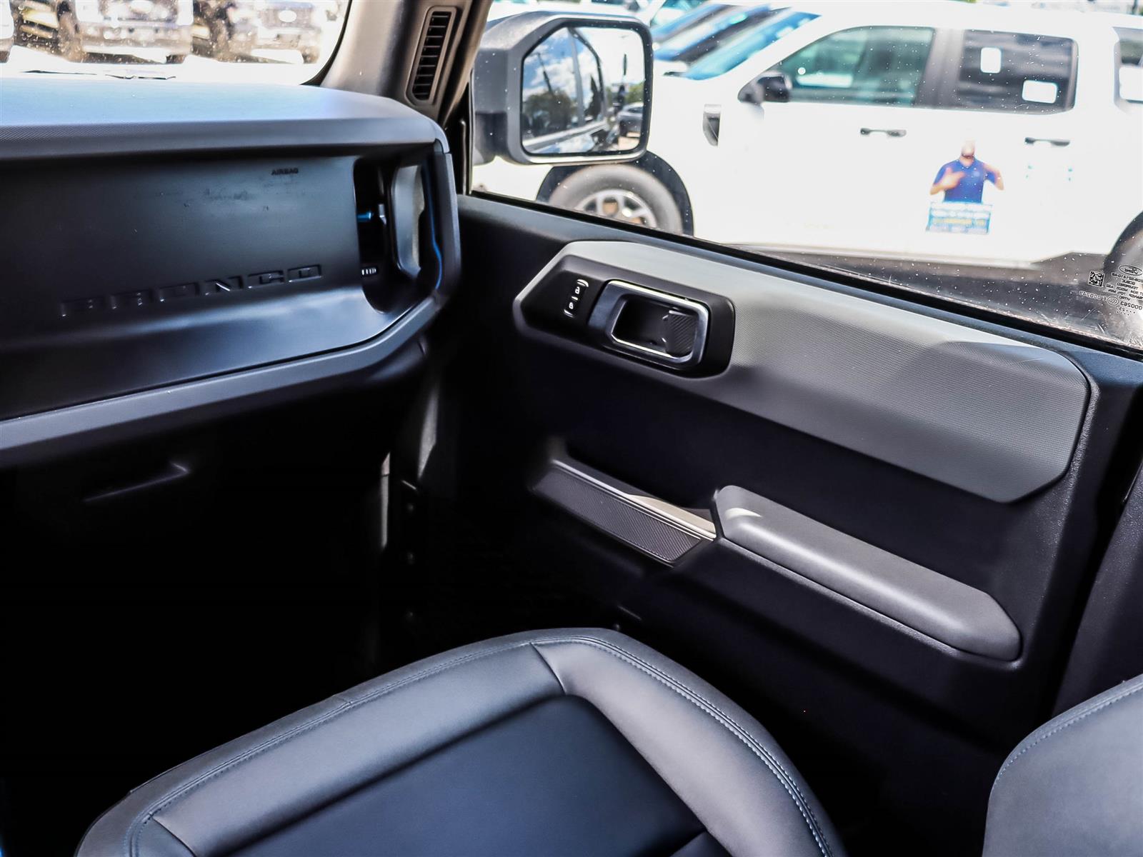 2023 Ford Bronco 4-Door Black Diamond Advanced - Thumbnail 15