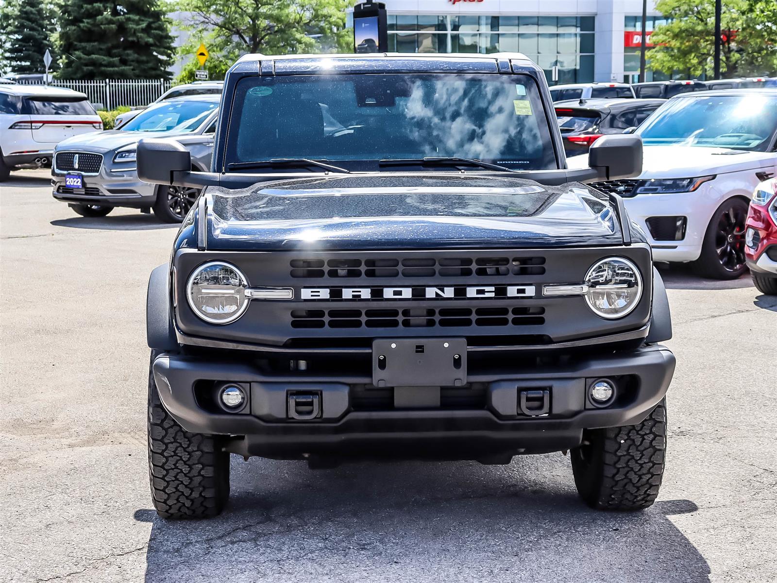 2023 Ford Bronco 4-Door Black Diamond Advanced - Thumbnail 2