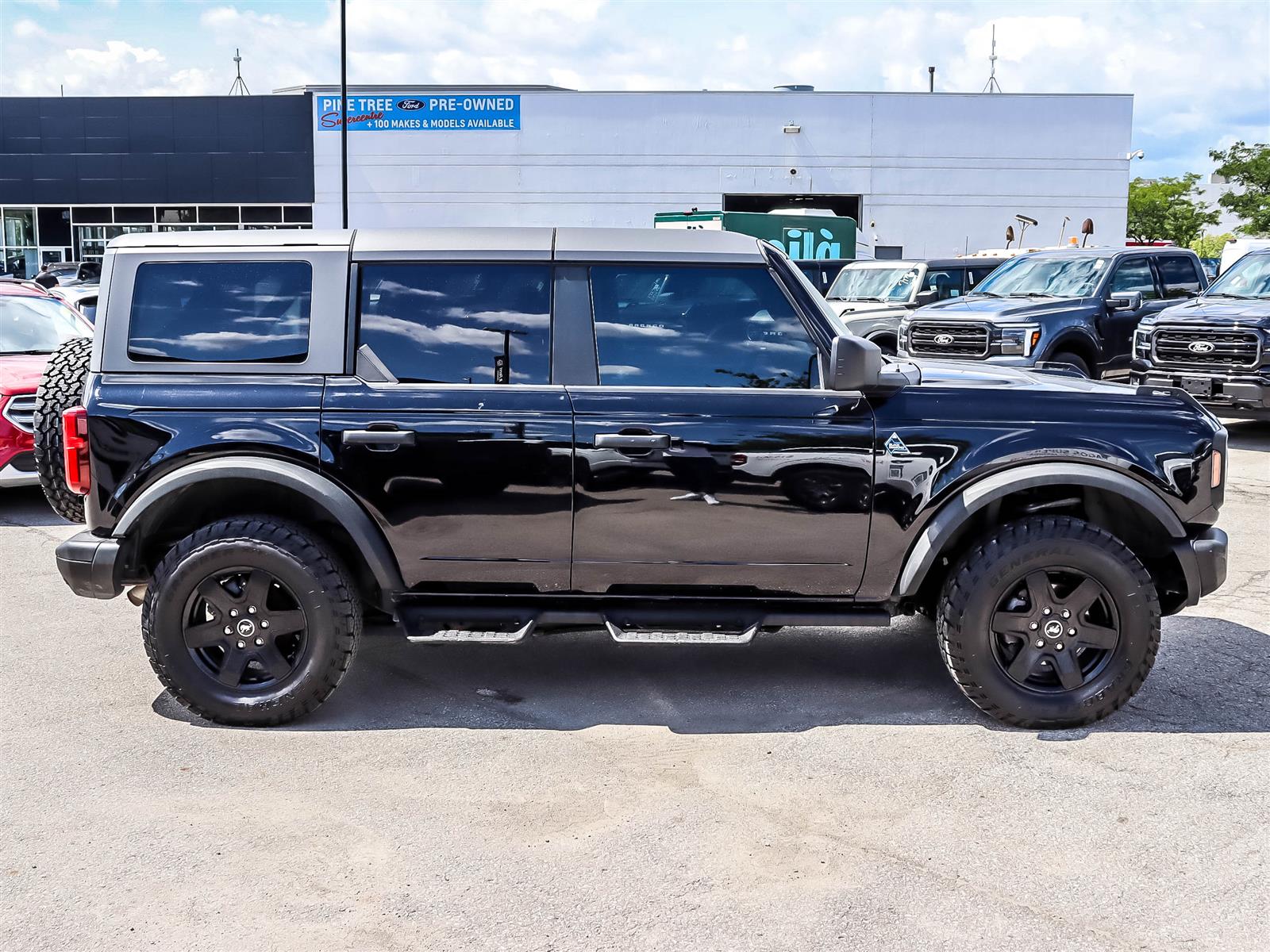 2023 Ford Bronco 4-Door Black Diamond Advanced - Thumbnail 4