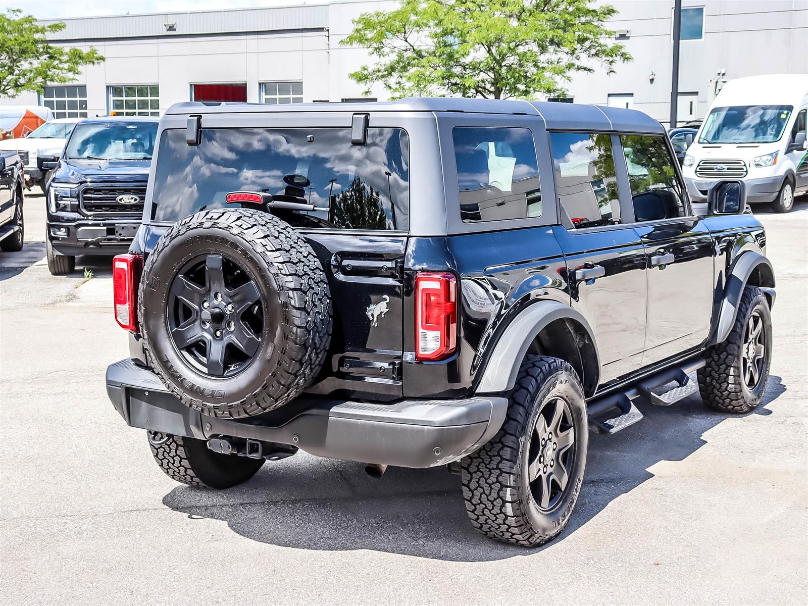 2023 Ford Bronco 4-Door Black Diamond Advanced - Thumbnail 5