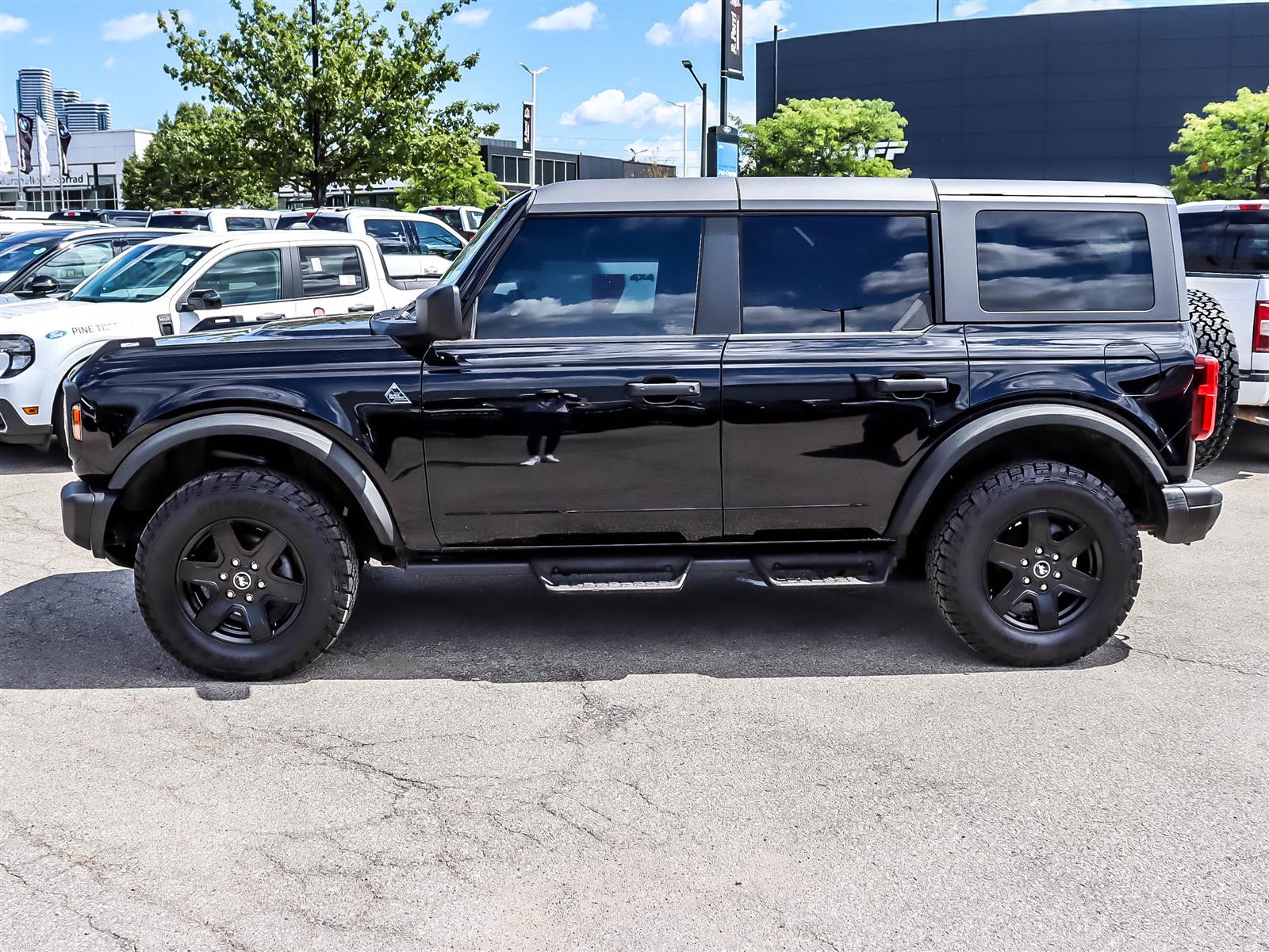 2023 Ford Bronco 4-Door Black Diamond Advanced - Thumbnail 8